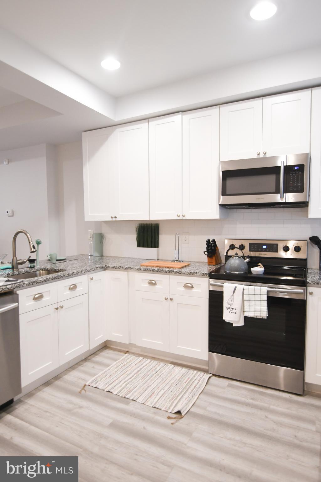 WASHINGTON VILLAGE - Residential