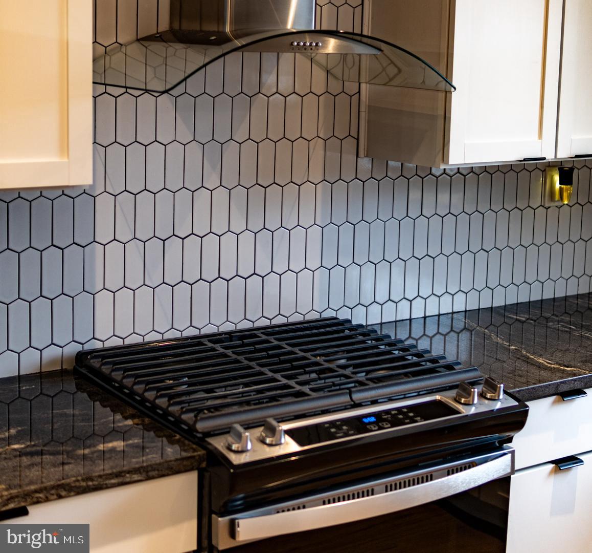 PORT RICHMOND - Residential