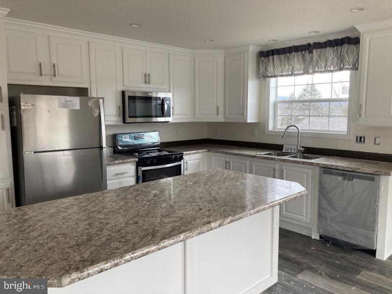 PLEASANT HILLS TR - Residential