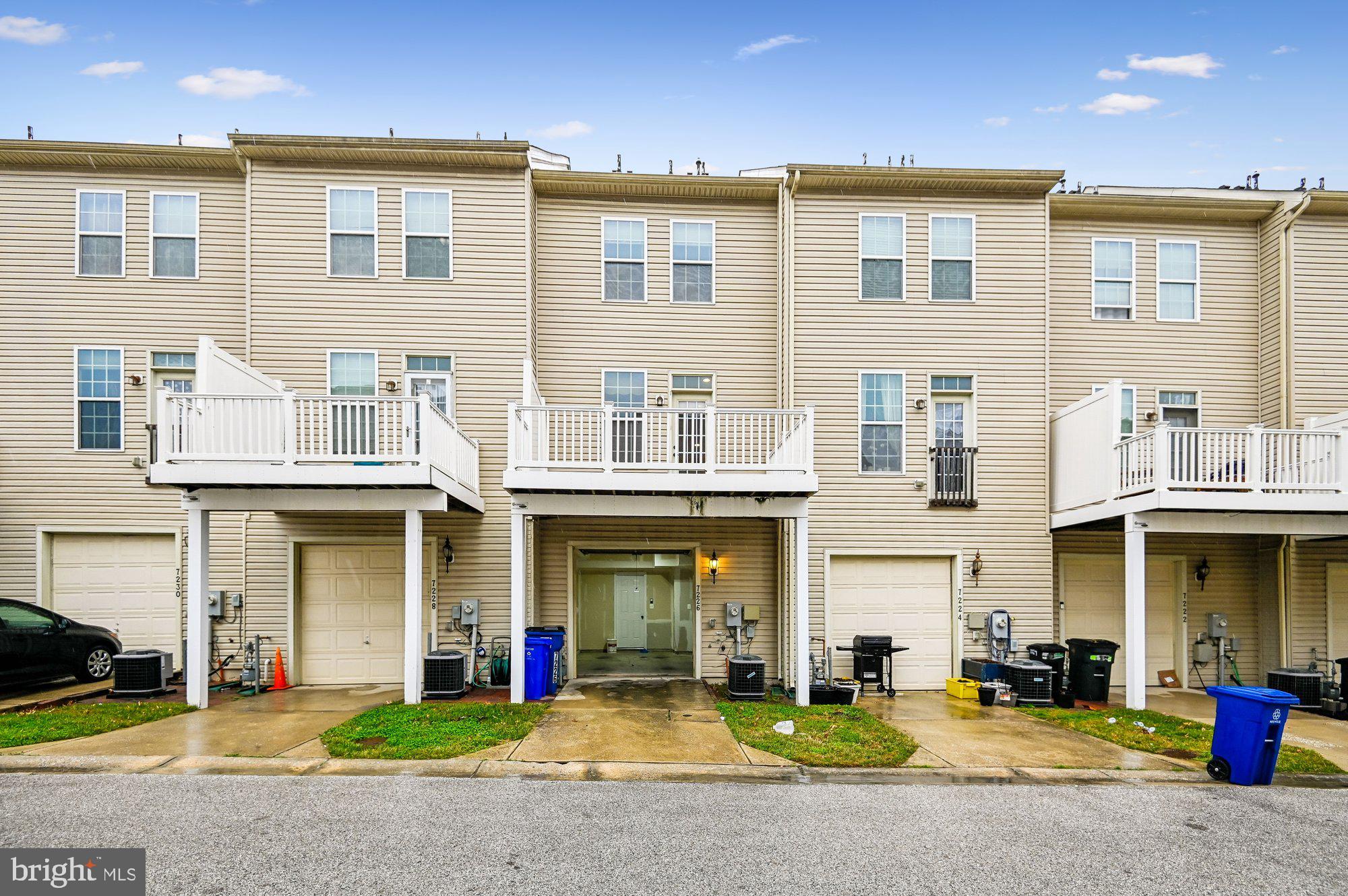 HOWARD SQUARE - Residential