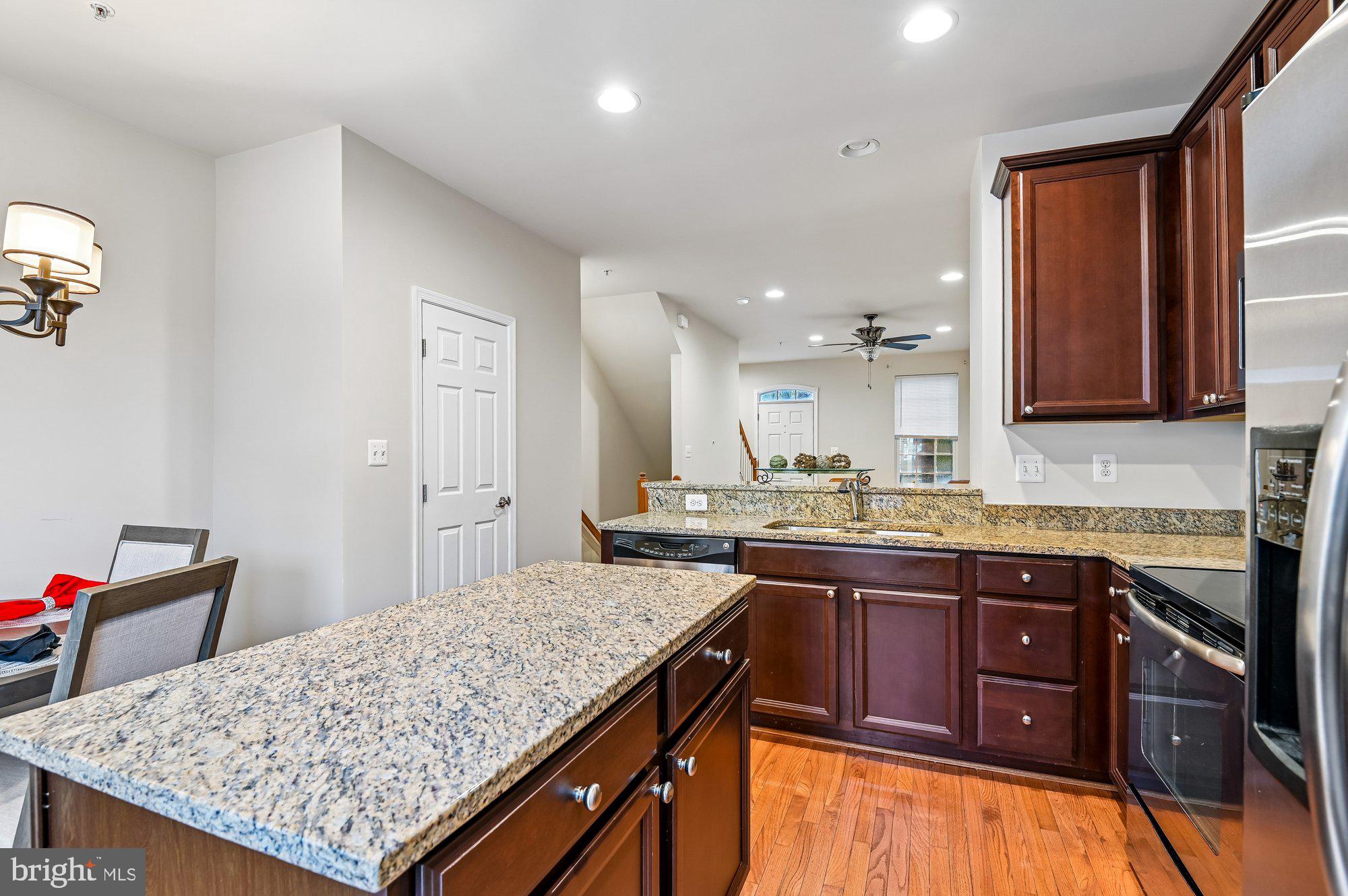 HOWARD SQUARE - Residential