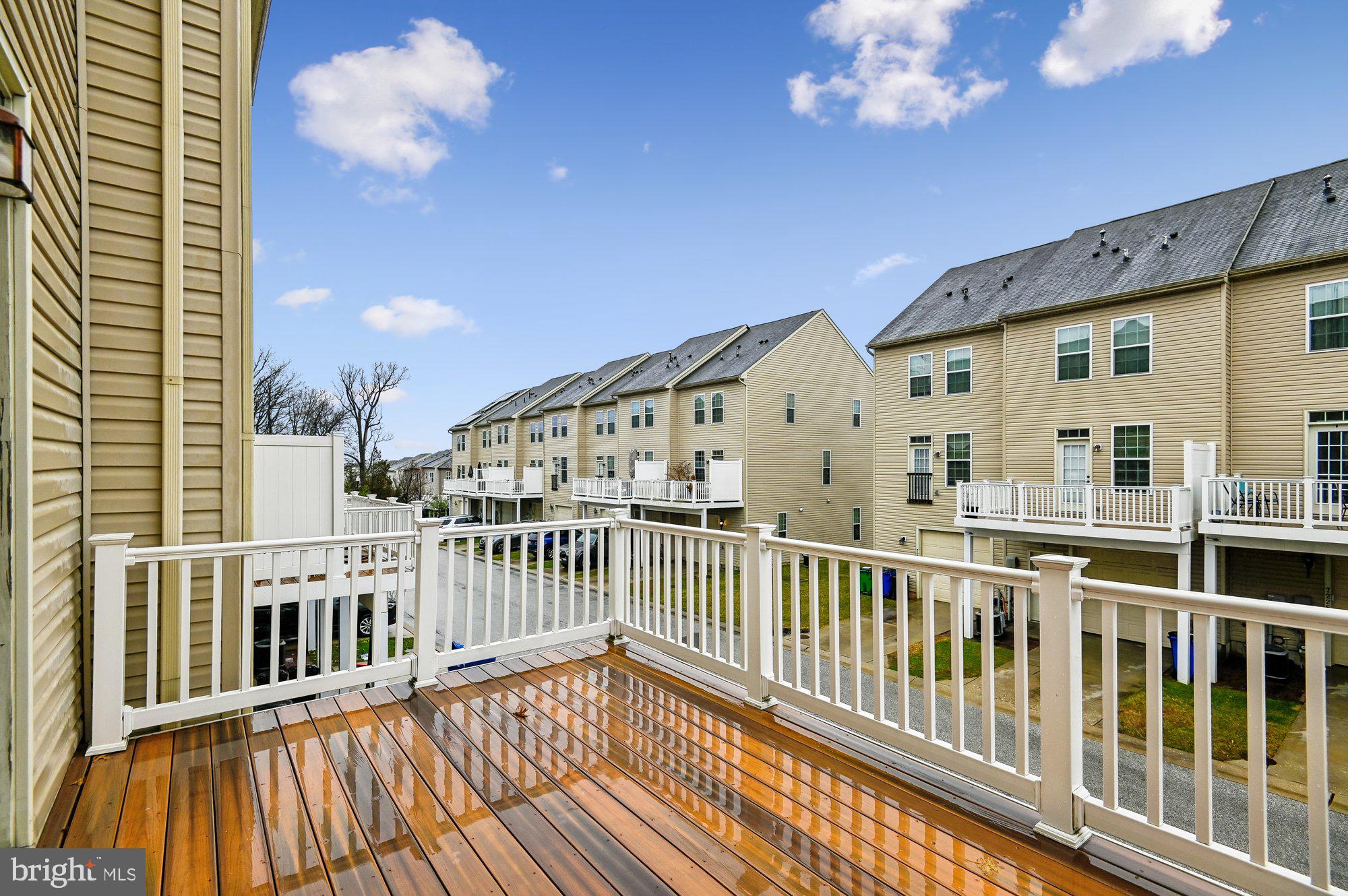 HOWARD SQUARE - Residential