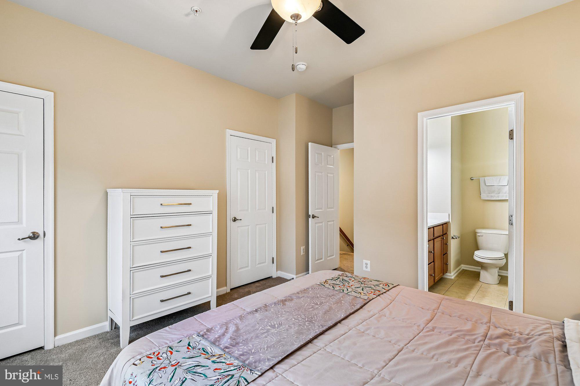 HOWARD SQUARE - Residential