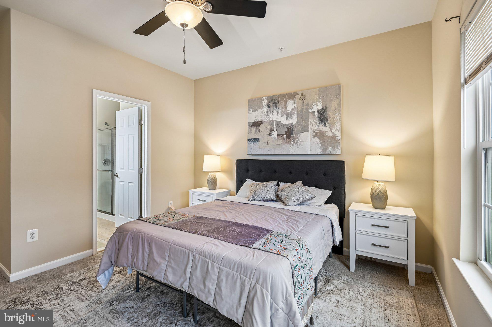 HOWARD SQUARE - Residential