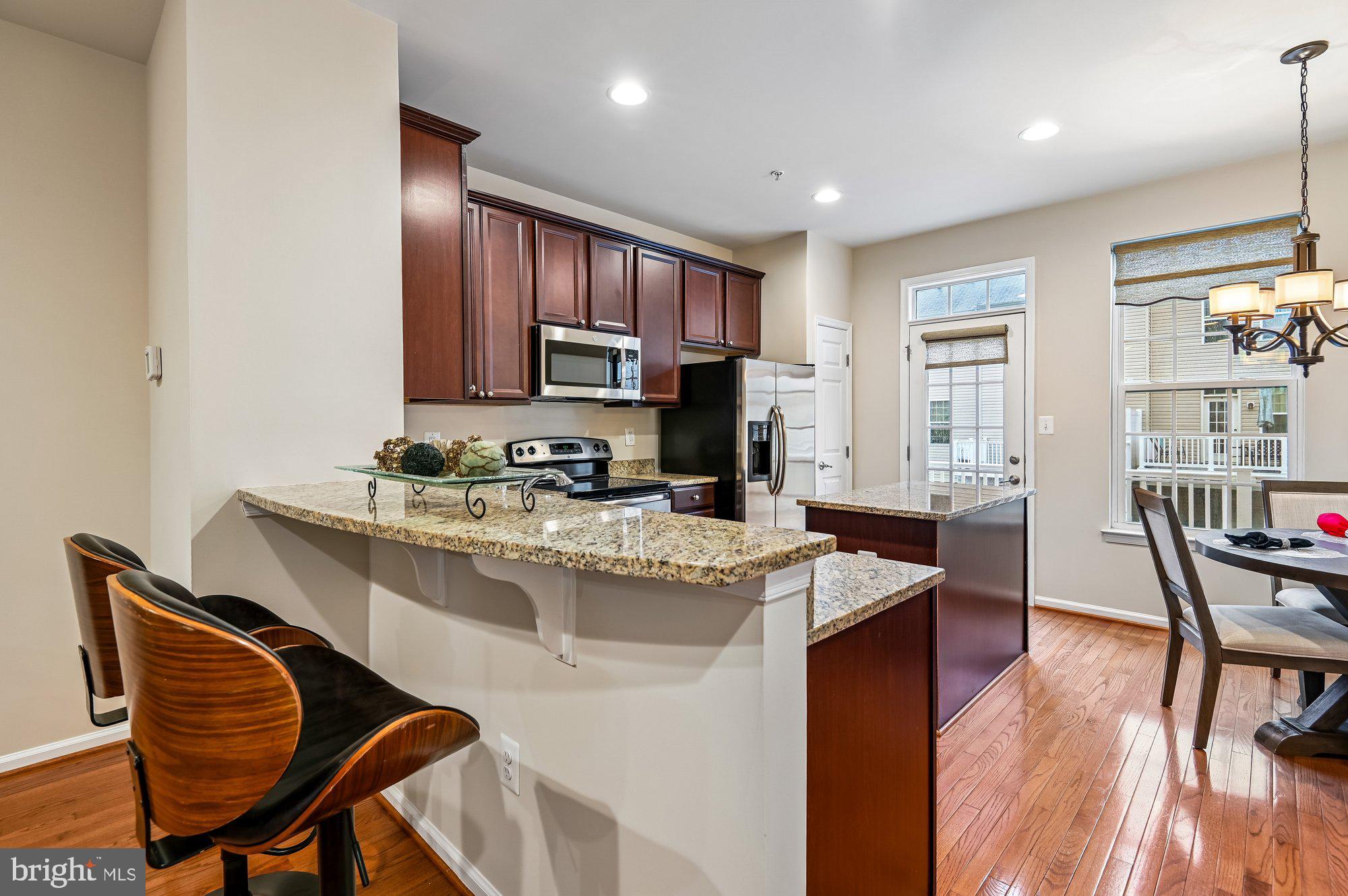 HOWARD SQUARE - Residential