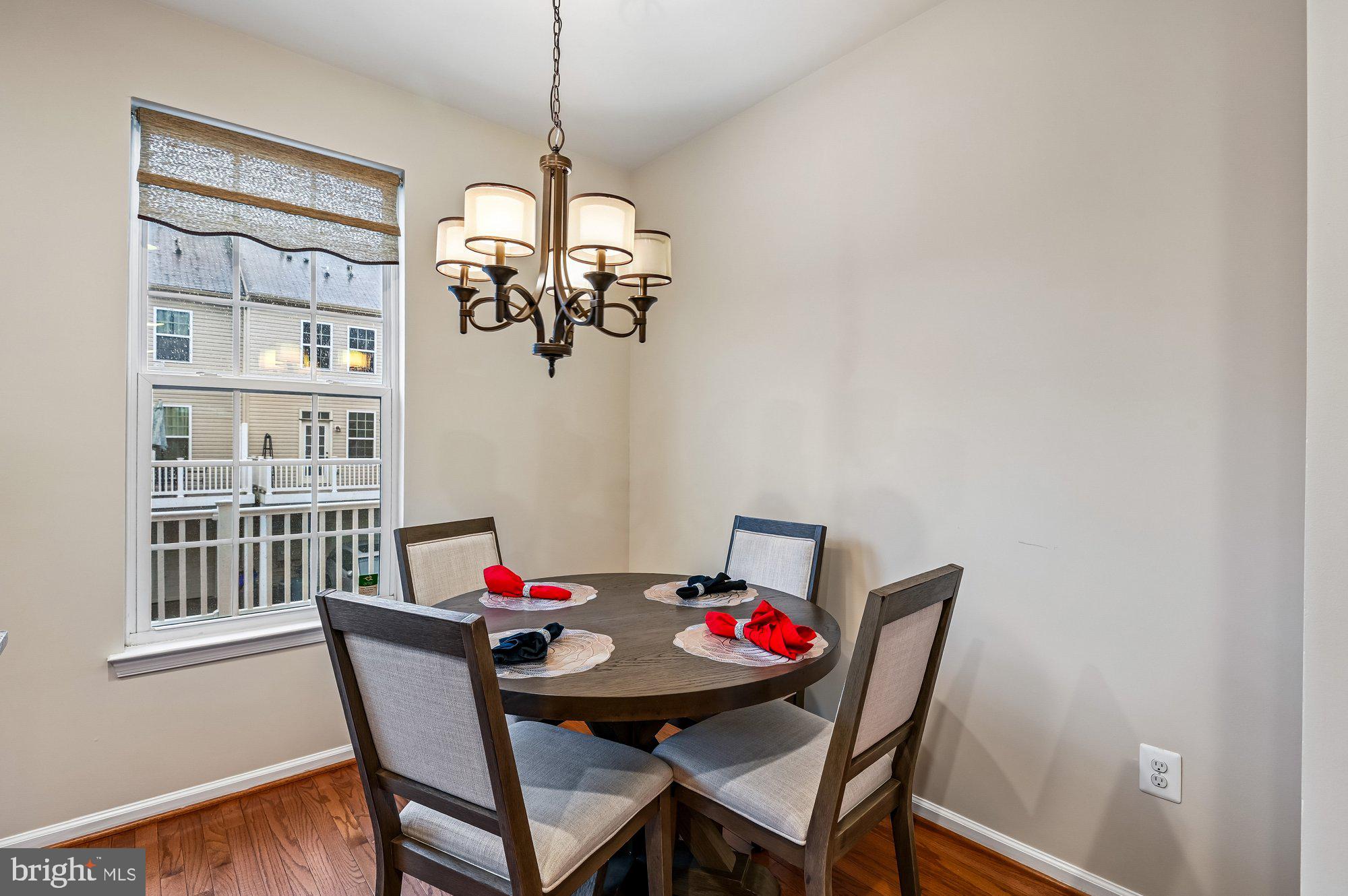 HOWARD SQUARE - Residential