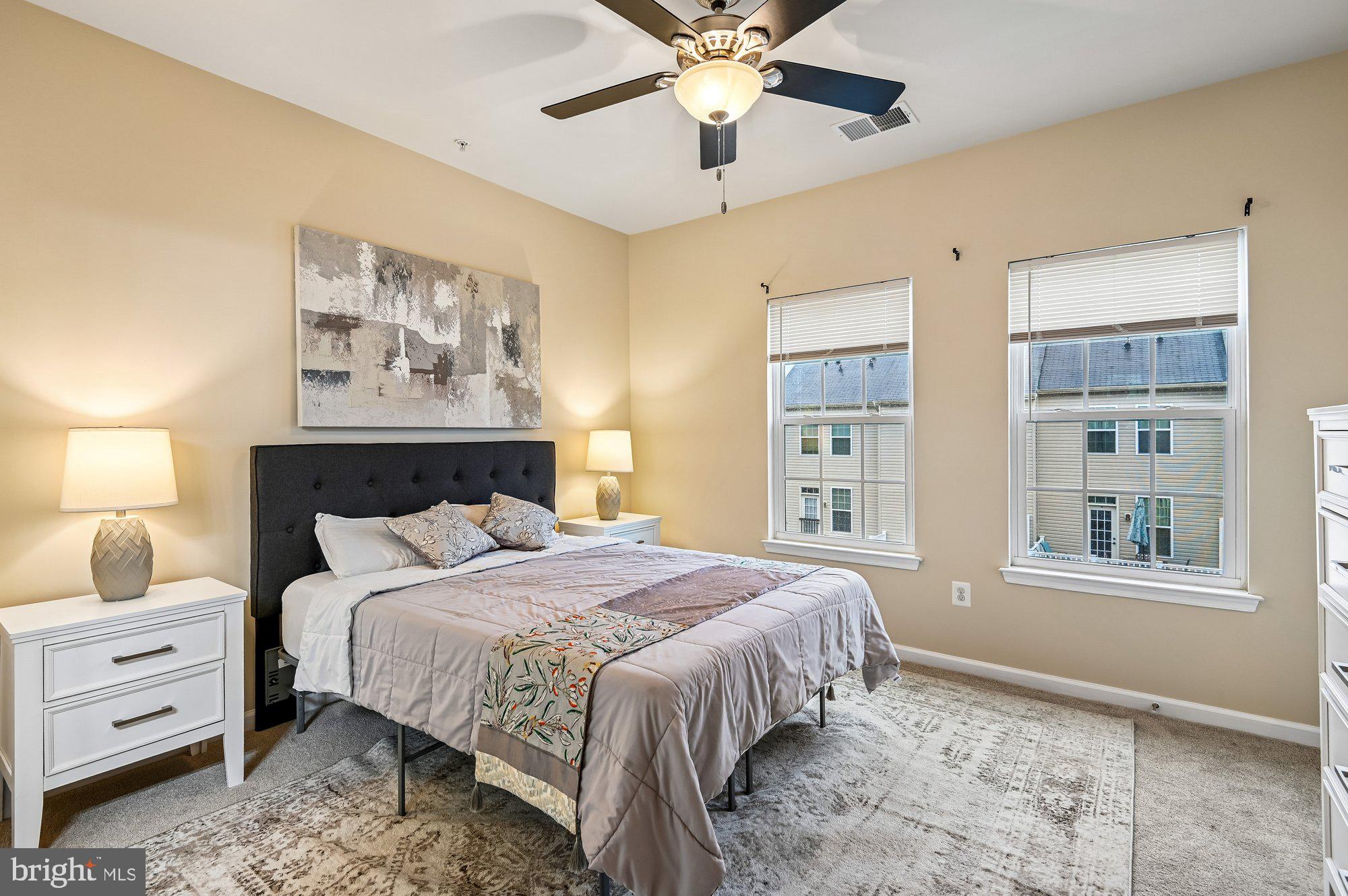 HOWARD SQUARE - Residential