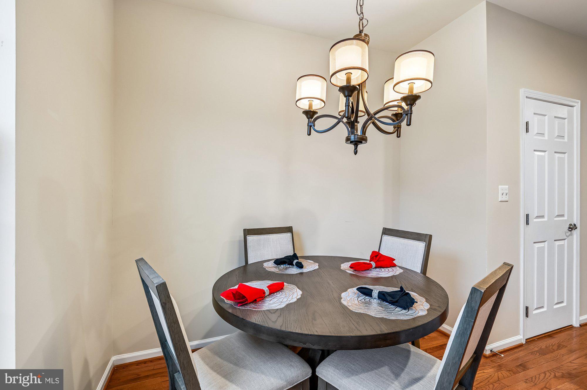 HOWARD SQUARE - Residential