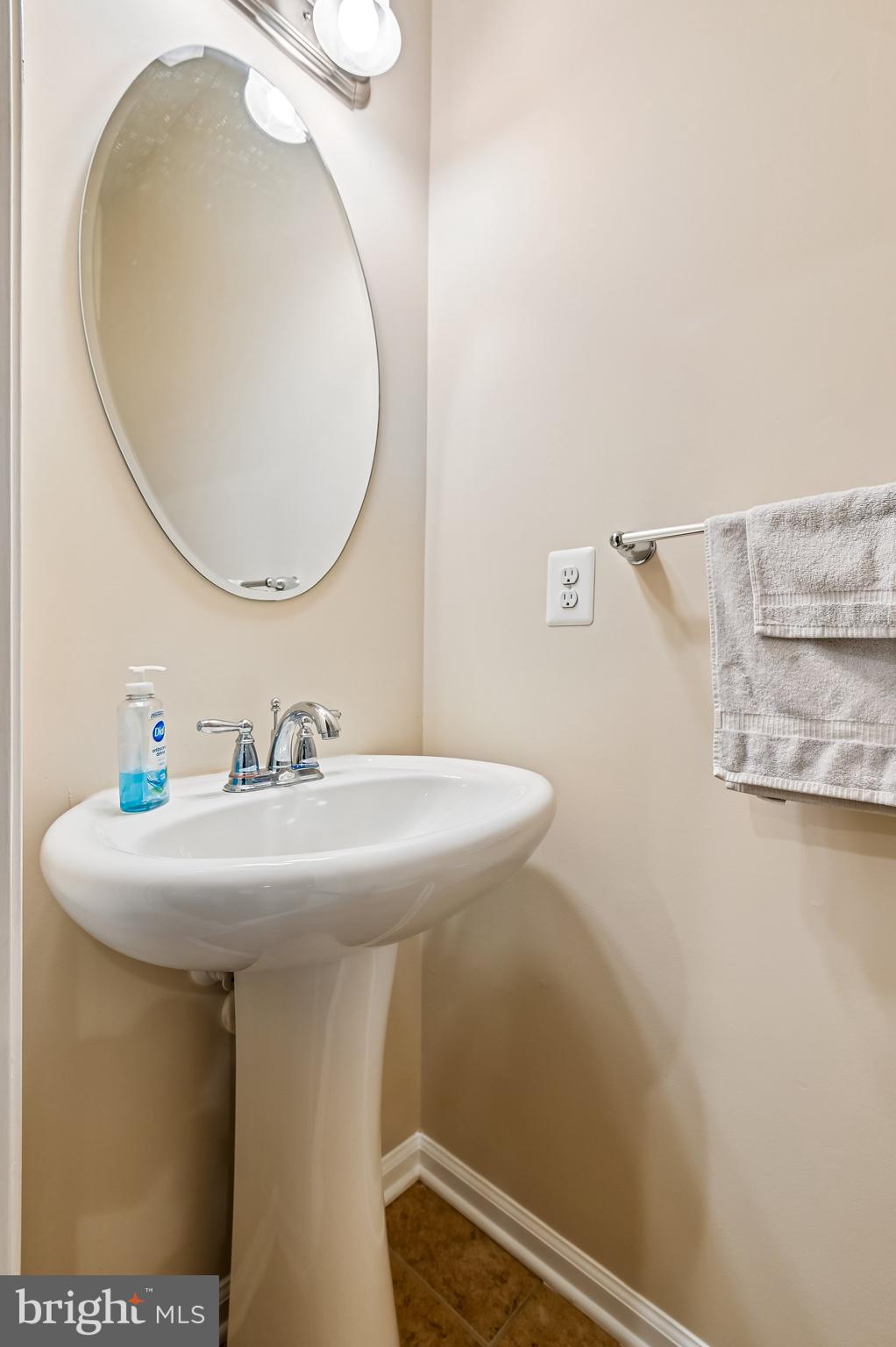 HOWARD SQUARE - Residential