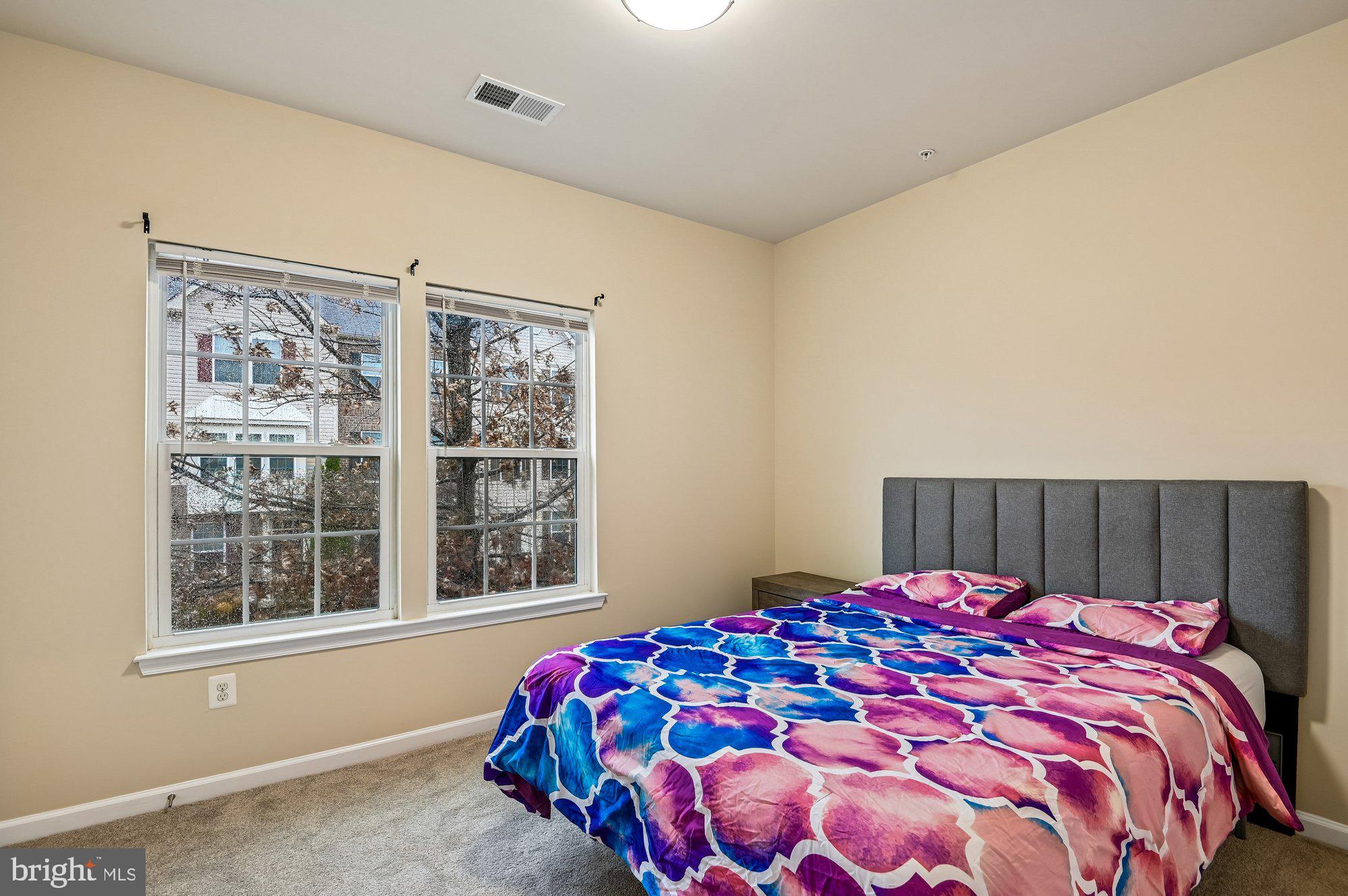 HOWARD SQUARE - Residential