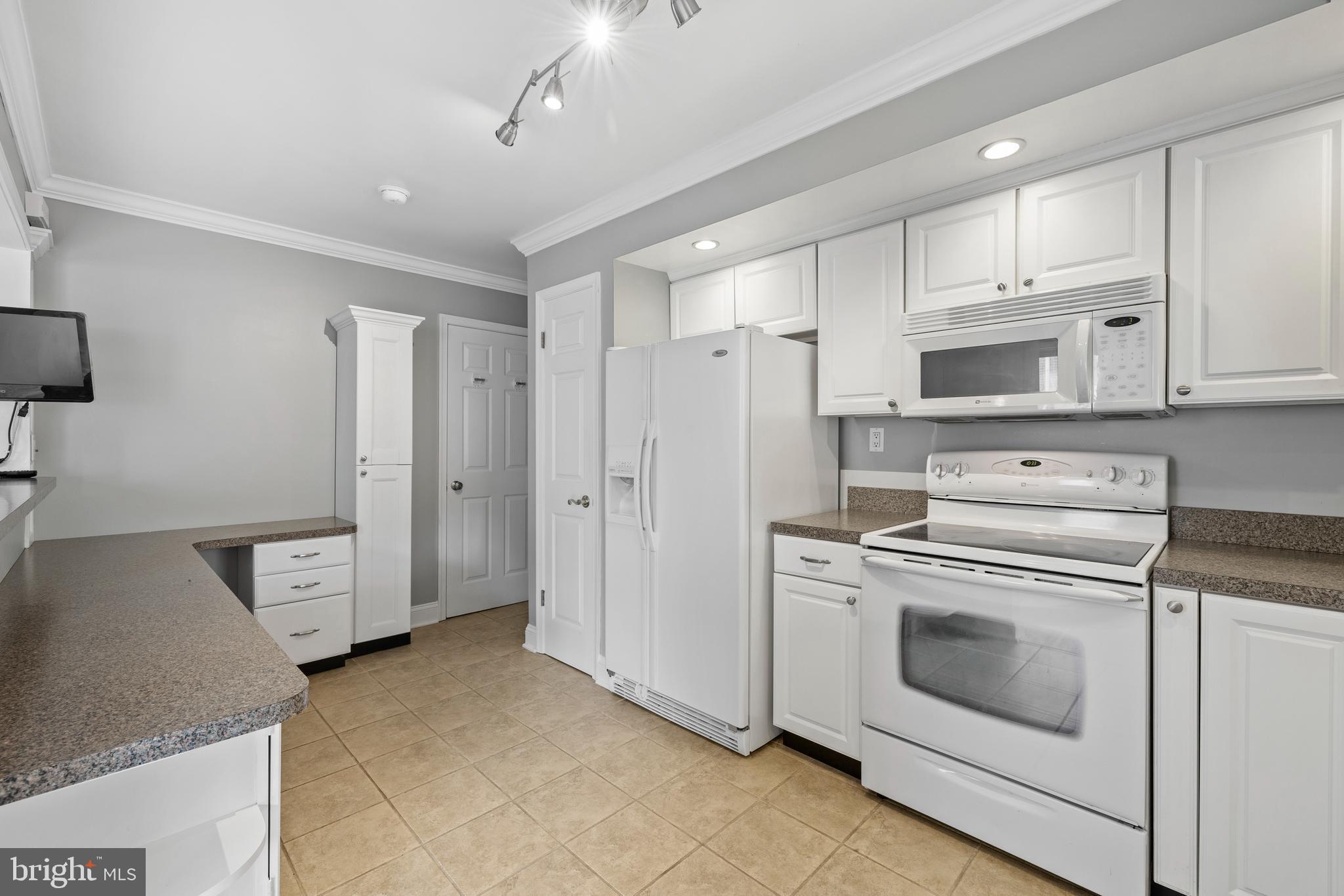 CUB HILL - Residential Lease