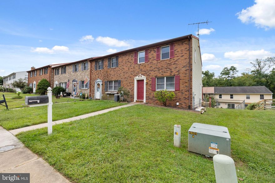 GREAT RENTAL END OF GROUP WITH  OPEN CONCEPT MAIN LEVEL/KITCHEN. LUXURY VINYL PLANK FLOORING, NEW HVAC FOR LOWER ELECTRIC BILLS, HUGE DECK WITH A ROOF FOR RAVENS/ORIOLE PARTIES UNDER COVER! UPDATED BATHS, FINISHED LOWER LEVEL WITH A FULL BATH AND WALKOUT TO PATIO....LAUNDRY ON LOWER LEVEL & MORE!

PLEASE NOTE THIS RENTAL WILL BE READY TO OCCUPY NOVEMBER 1ST.