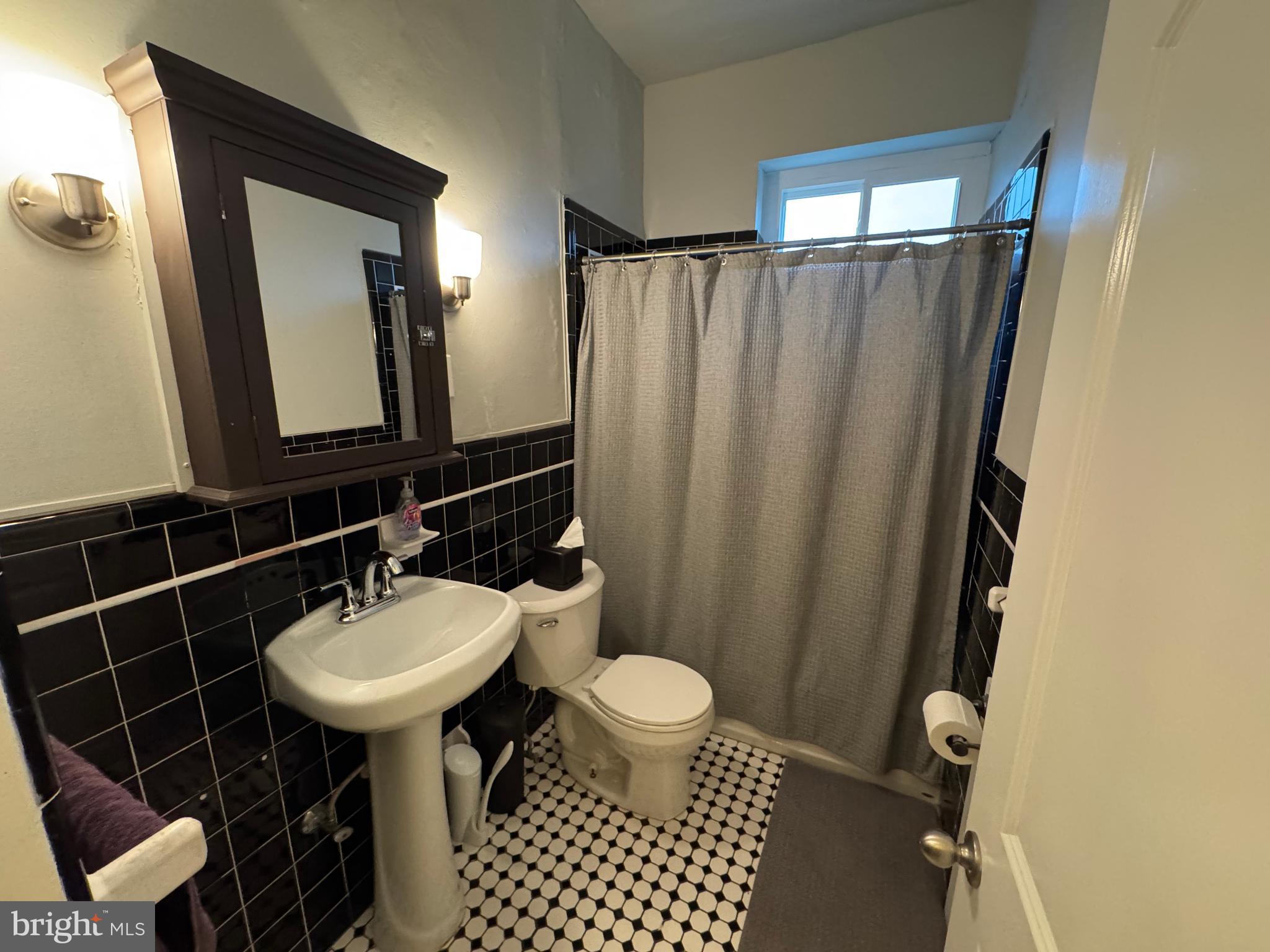 PASSYUNK SQUARE - Residential Lease