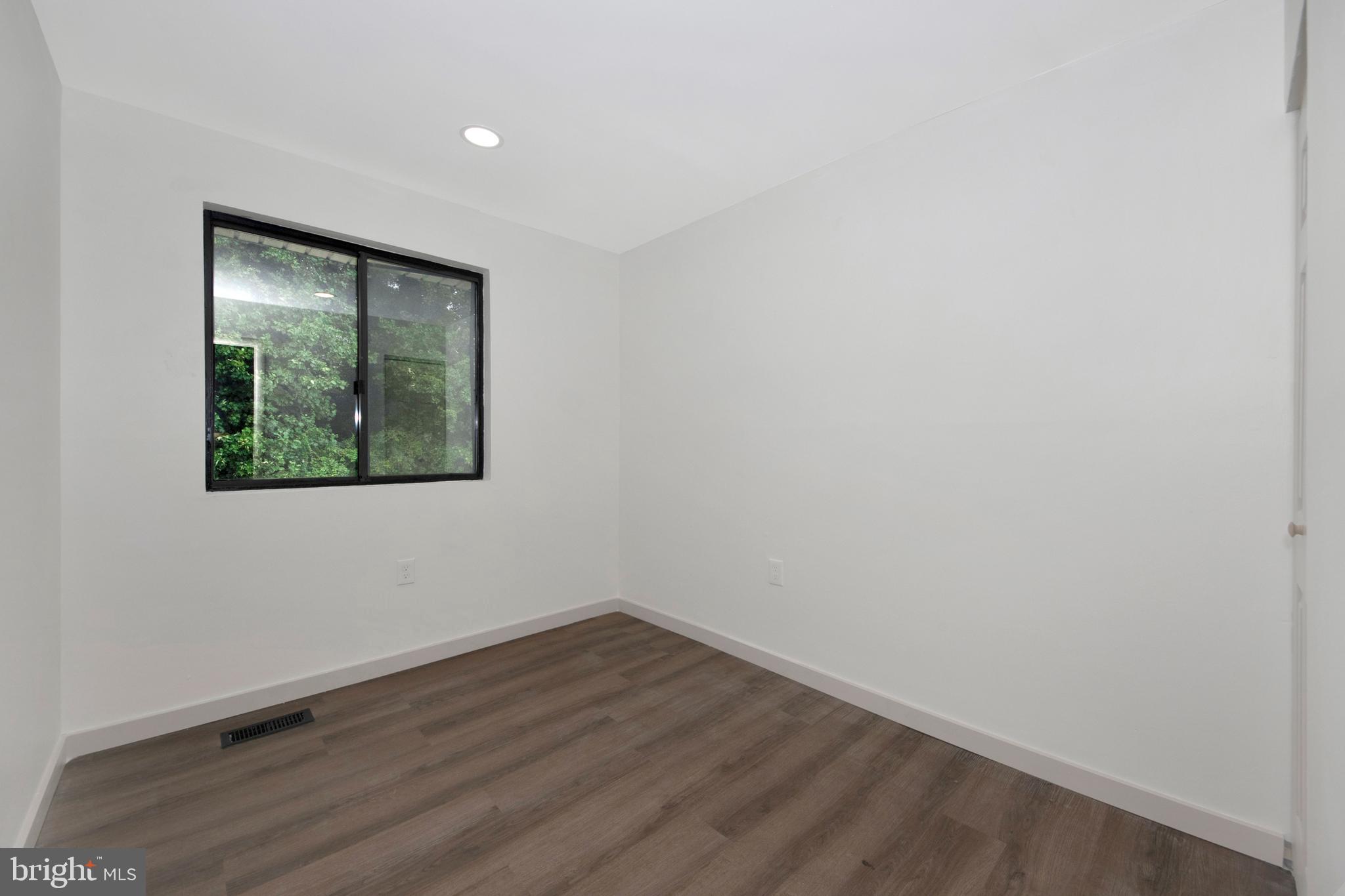 DEERFIELD - Residential Lease