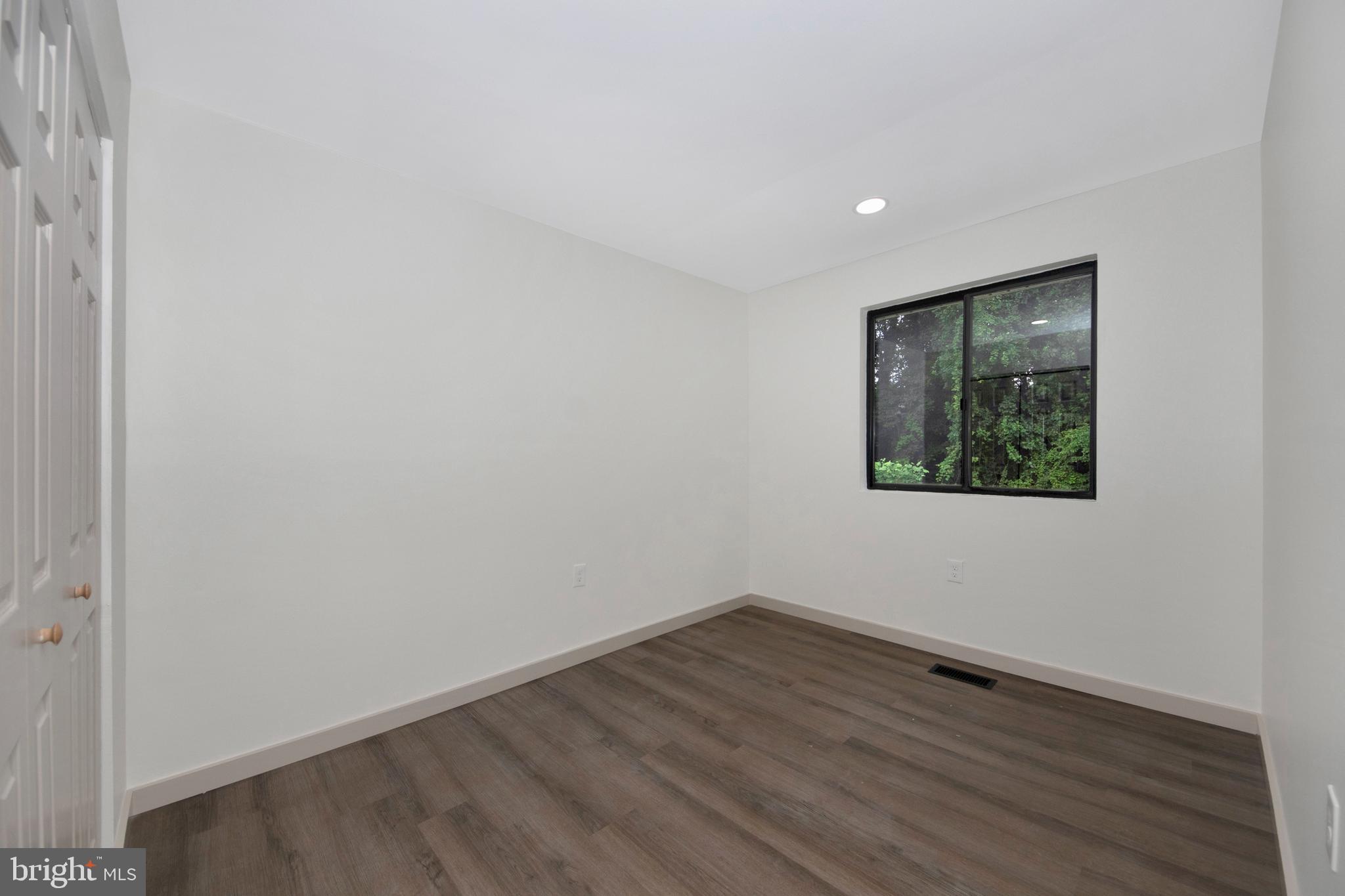 DEERFIELD - Residential Lease