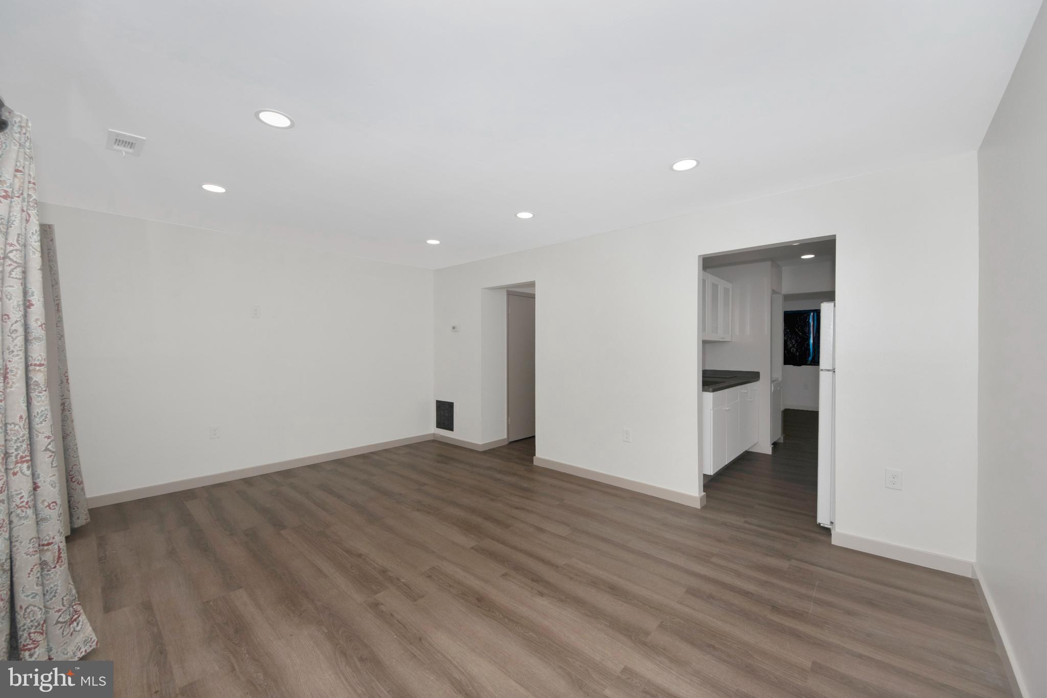 DEERFIELD - Residential Lease