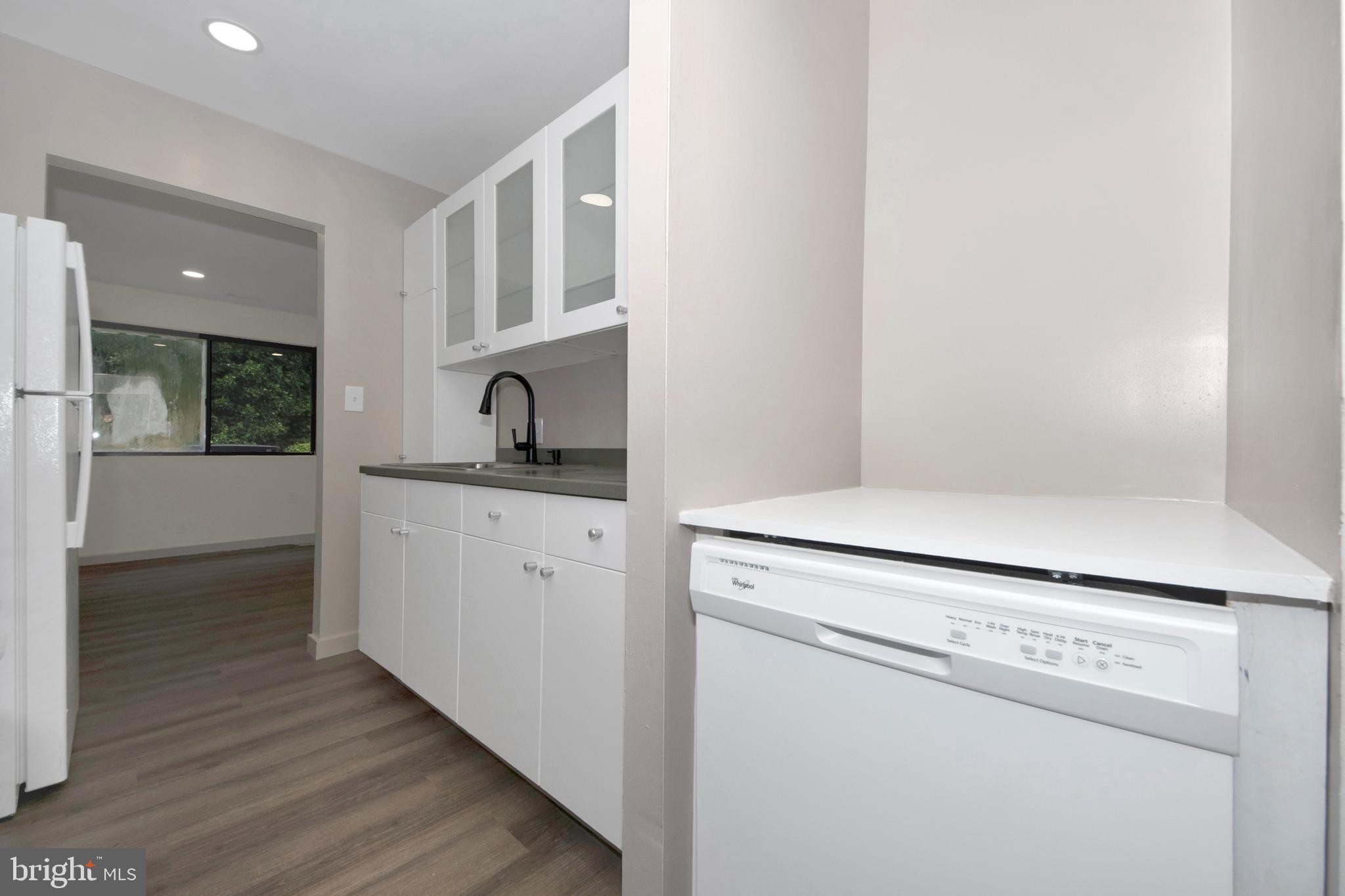 DEERFIELD - Residential Lease