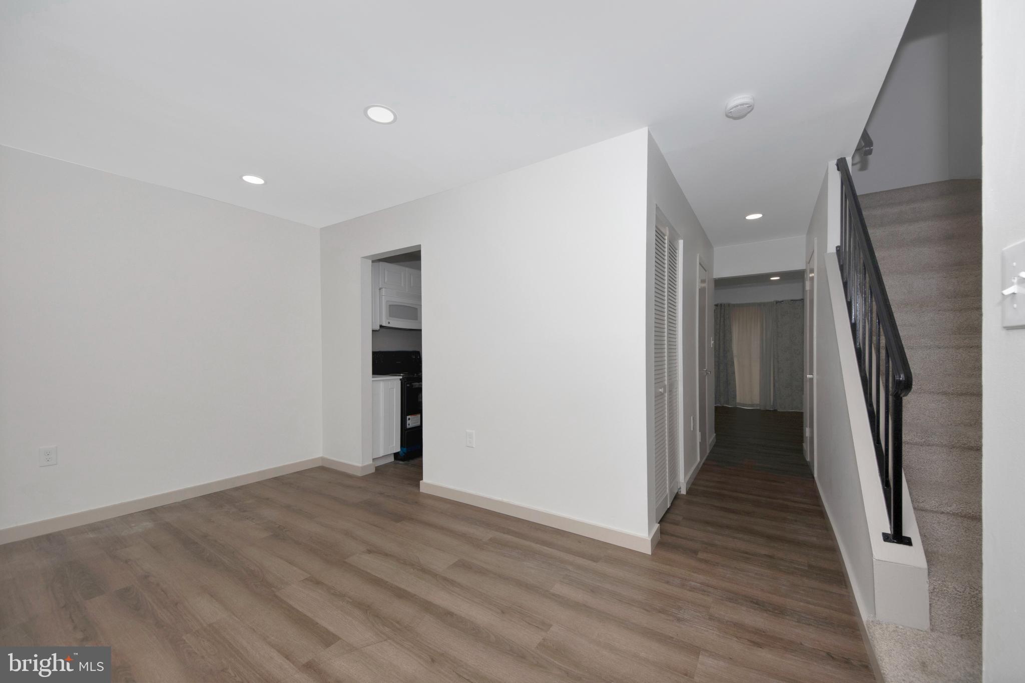 DEERFIELD - Residential Lease