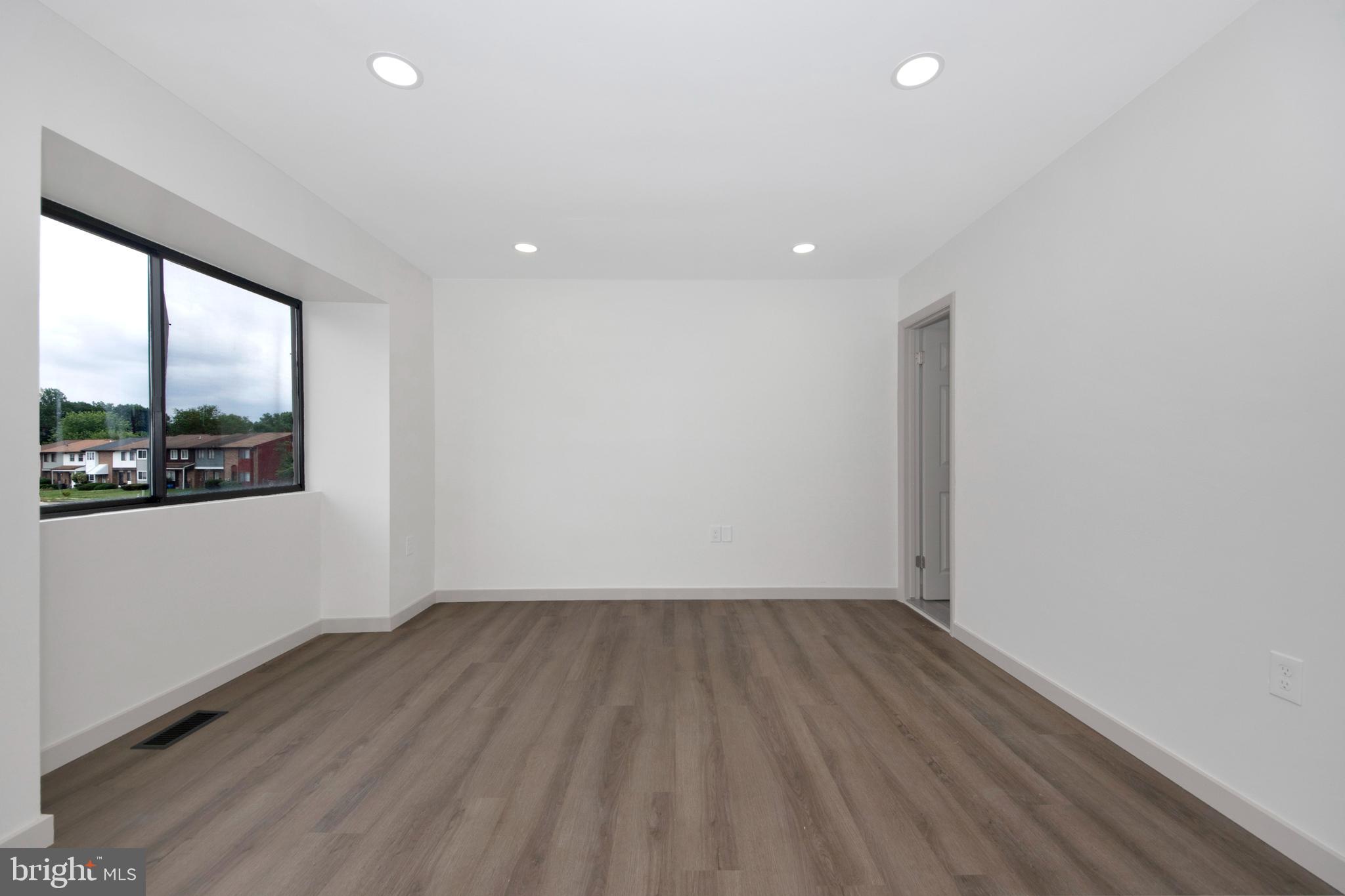 DEERFIELD - Residential Lease