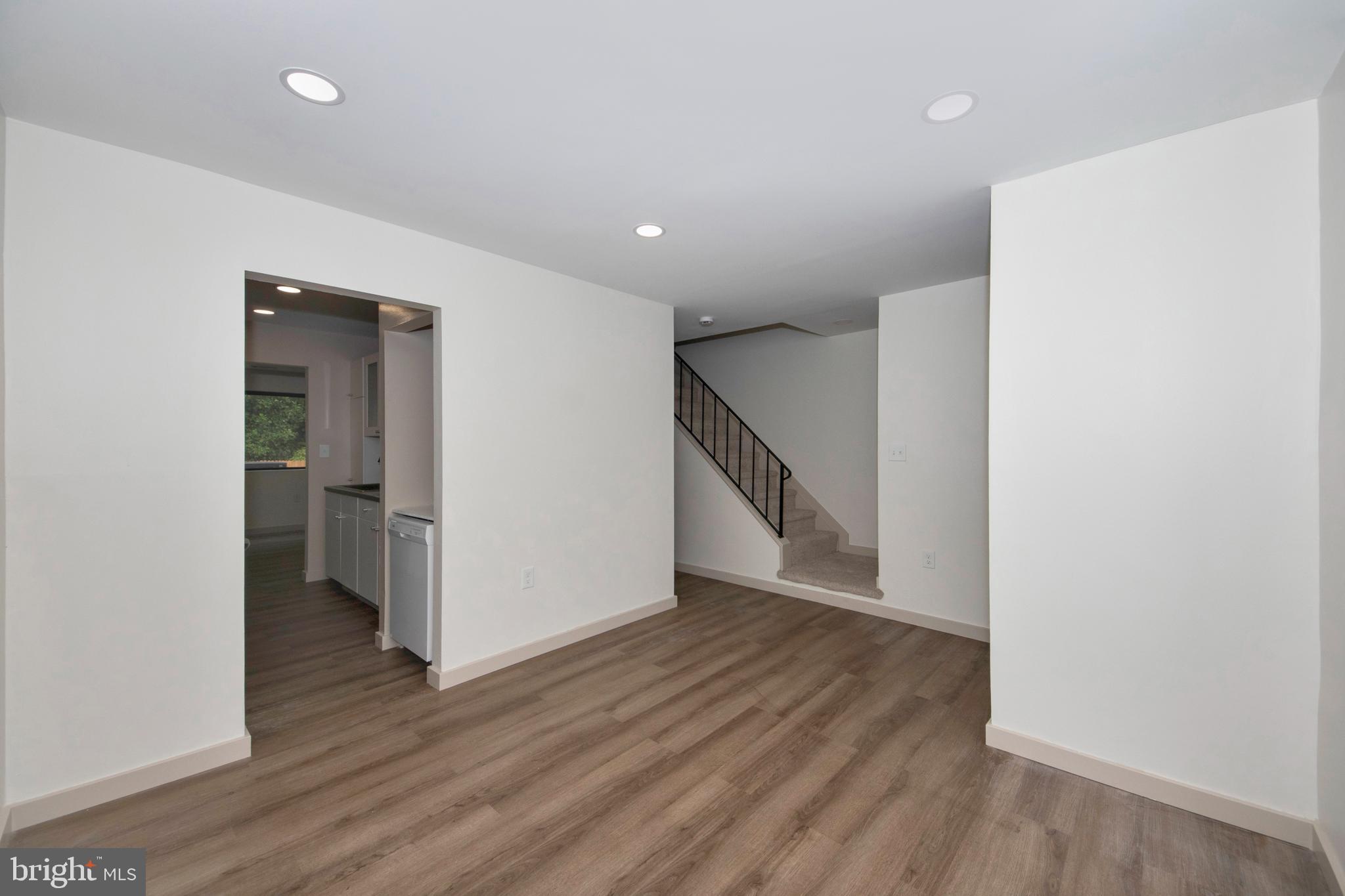 DEERFIELD - Residential Lease