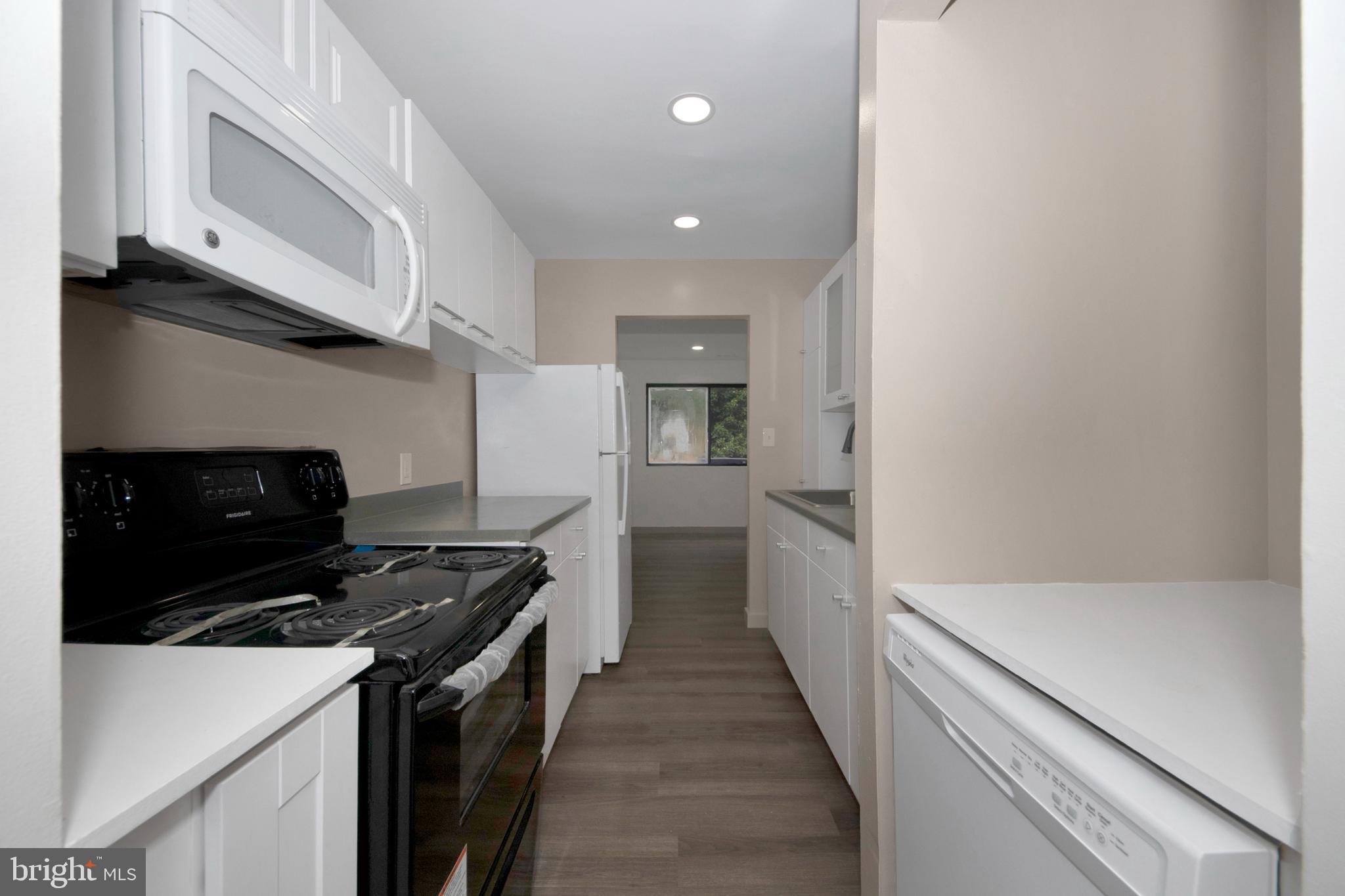 DEERFIELD - Residential Lease