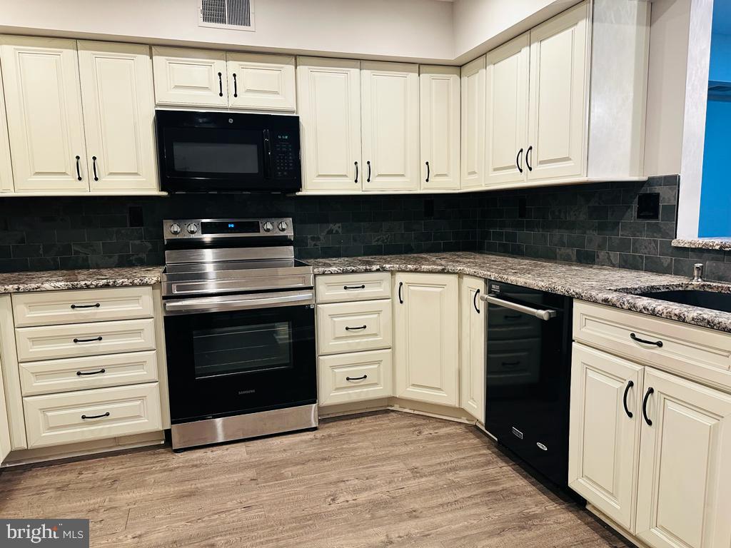 DARLINGTON WOODS - Residential