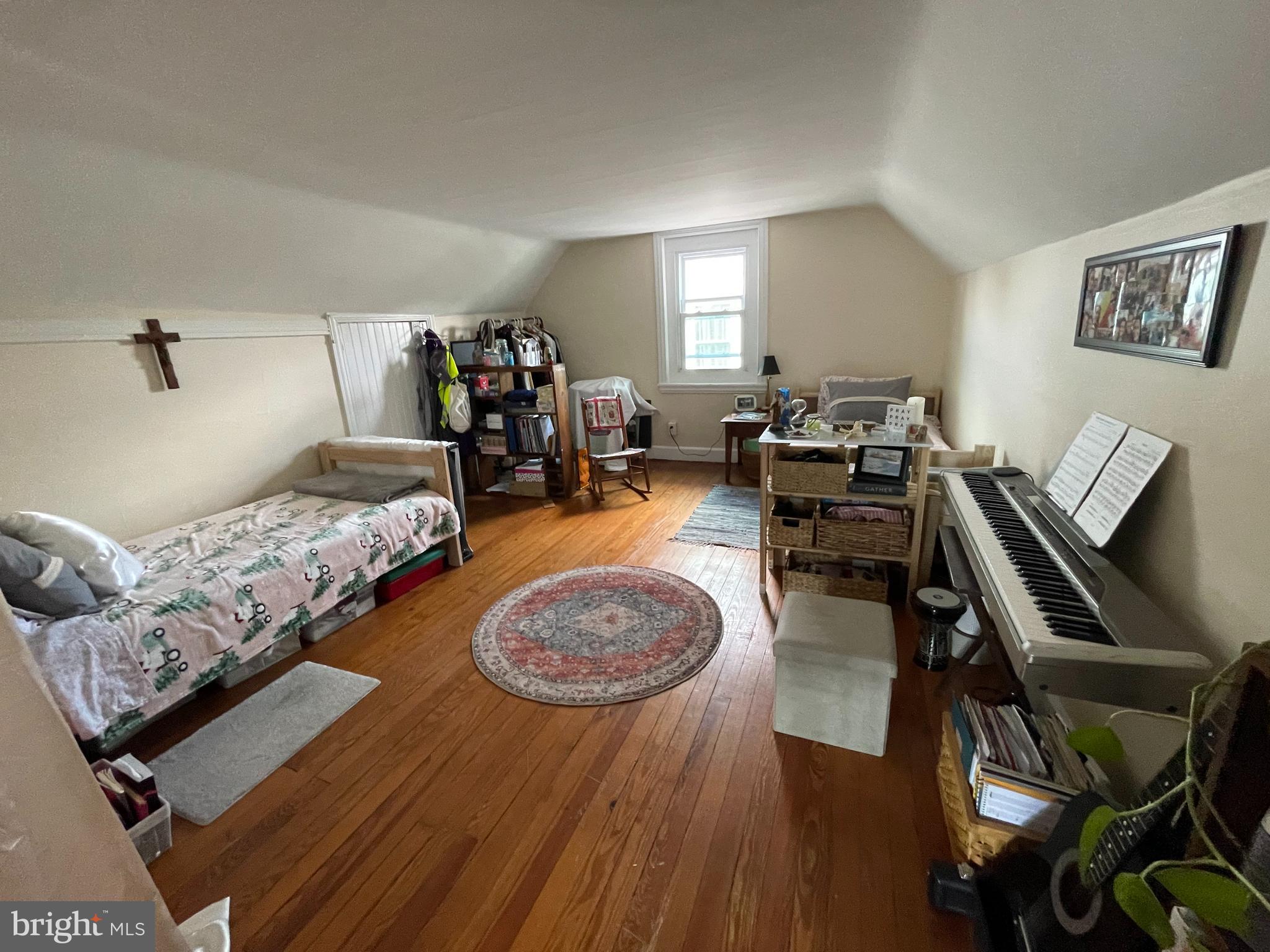 ADMORE - Residential Income