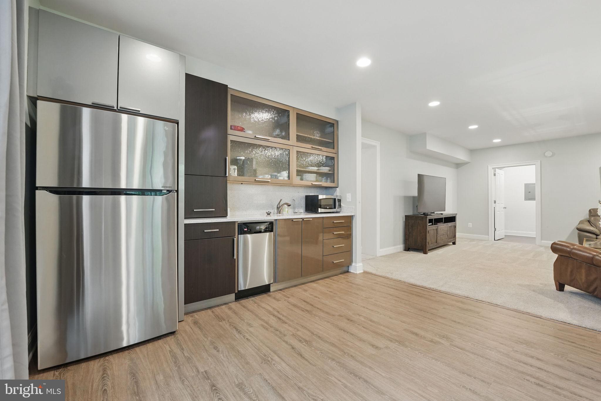 VIENNA WOODS - Residential