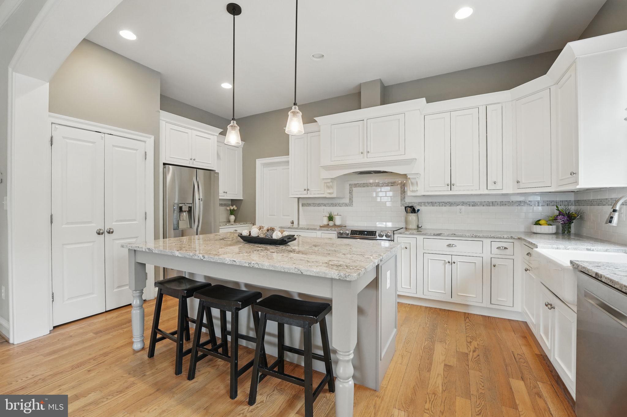 VIENNA WOODS - Residential