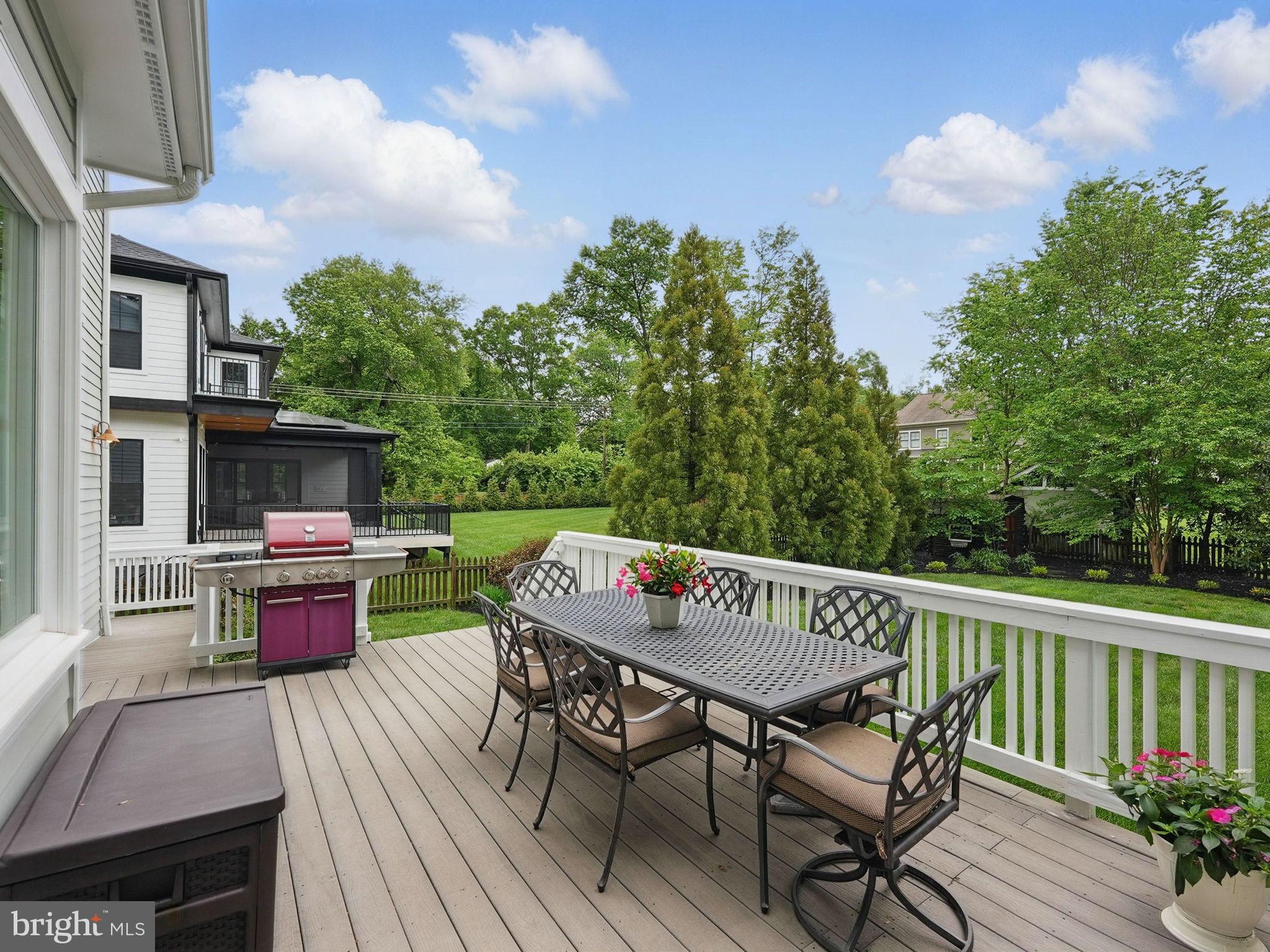 VIENNA WOODS - Residential