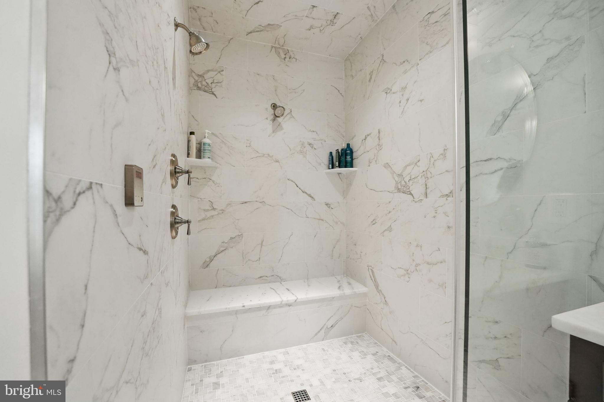 VIENNA WOODS - Residential