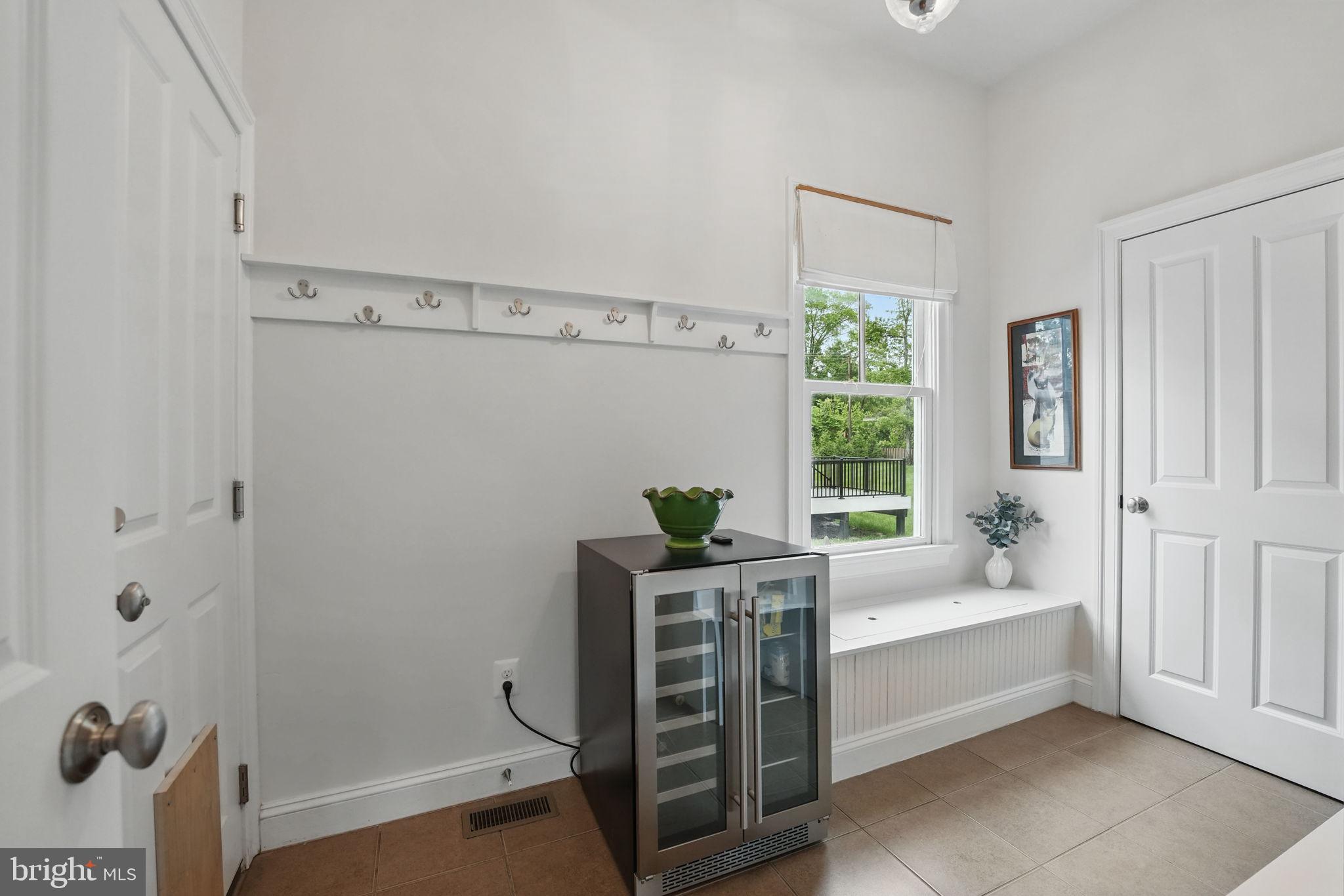 VIENNA WOODS - Residential