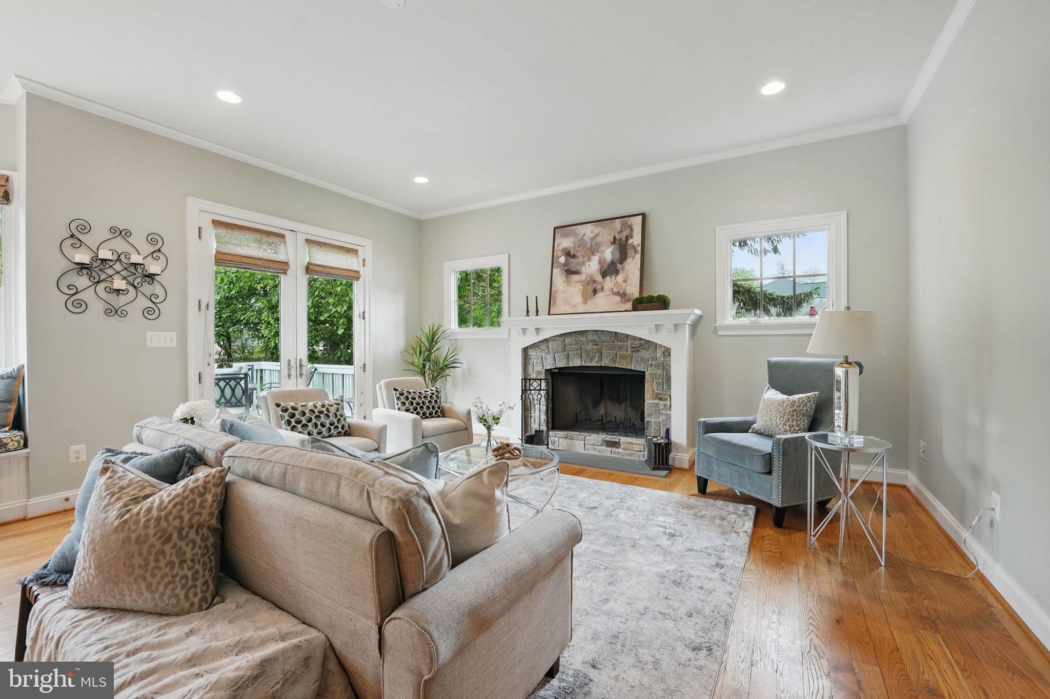 VIENNA WOODS - Residential