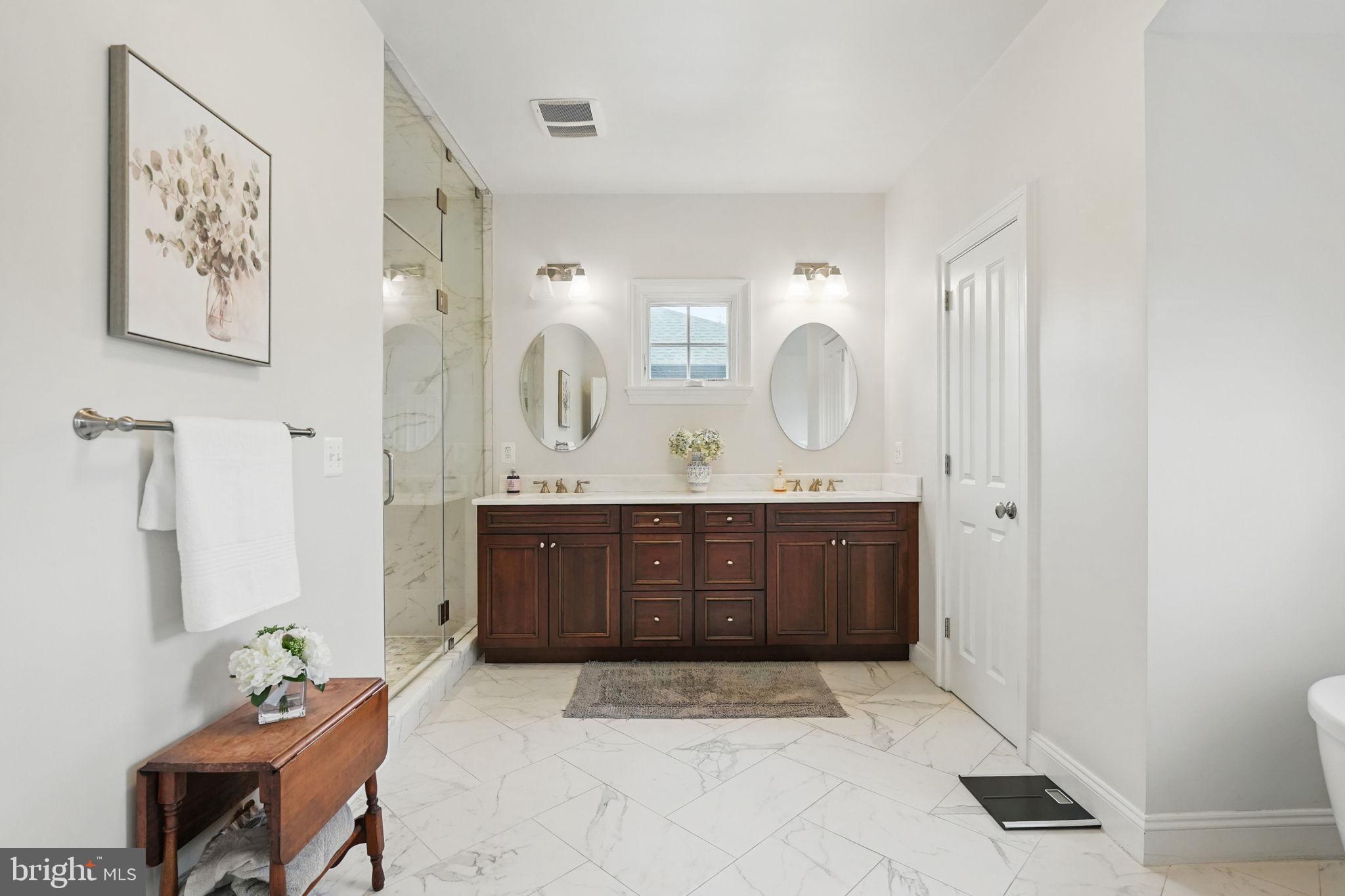 VIENNA WOODS - Residential