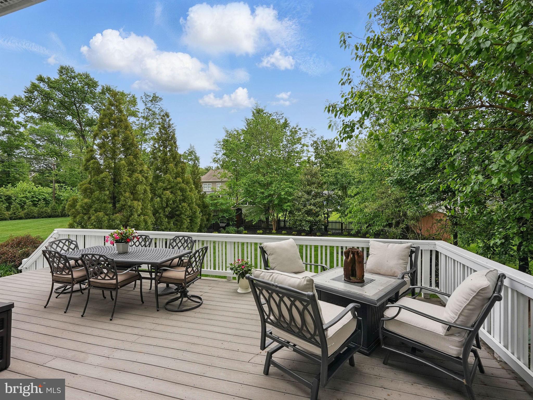 VIENNA WOODS - Residential