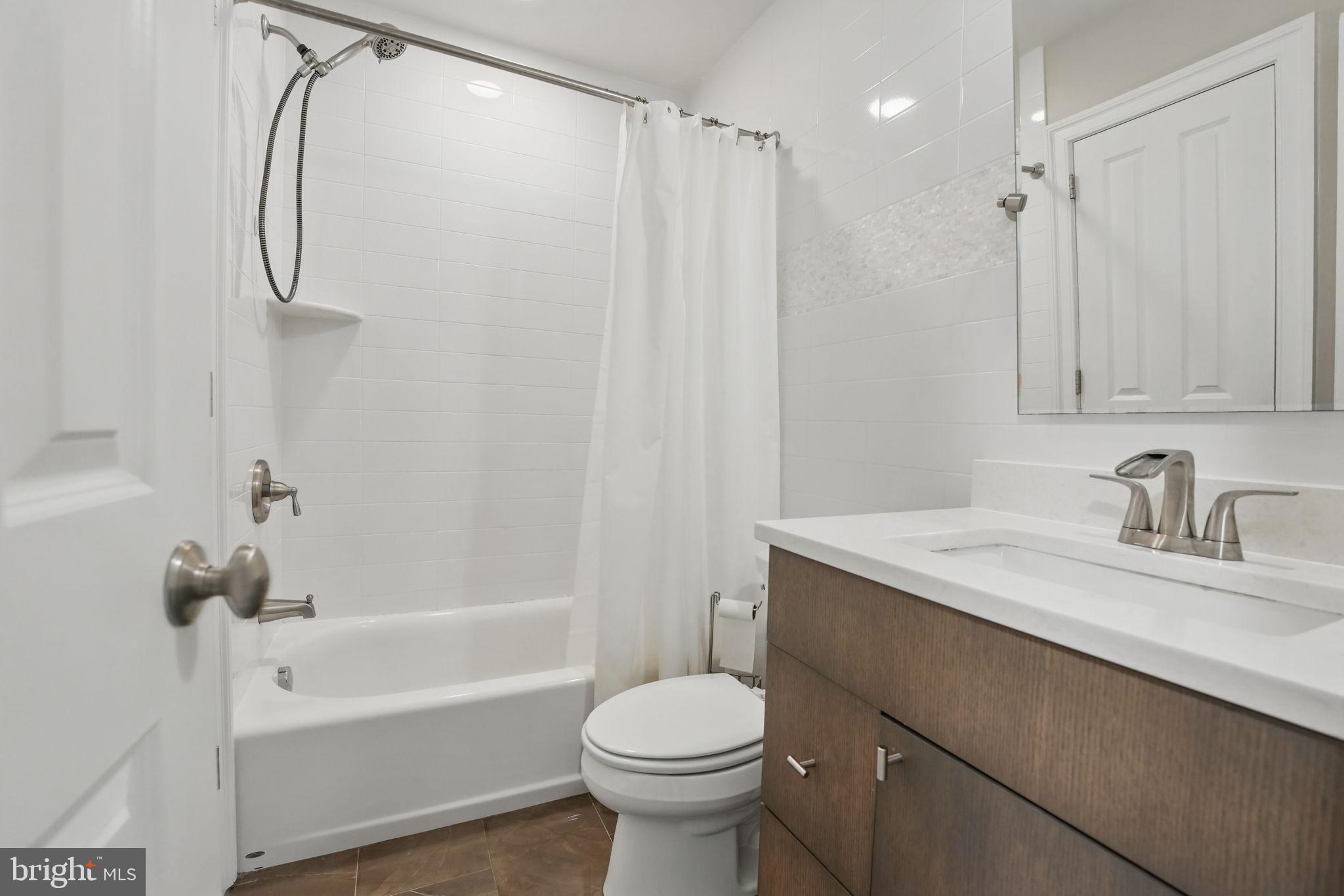 VIENNA WOODS - Residential