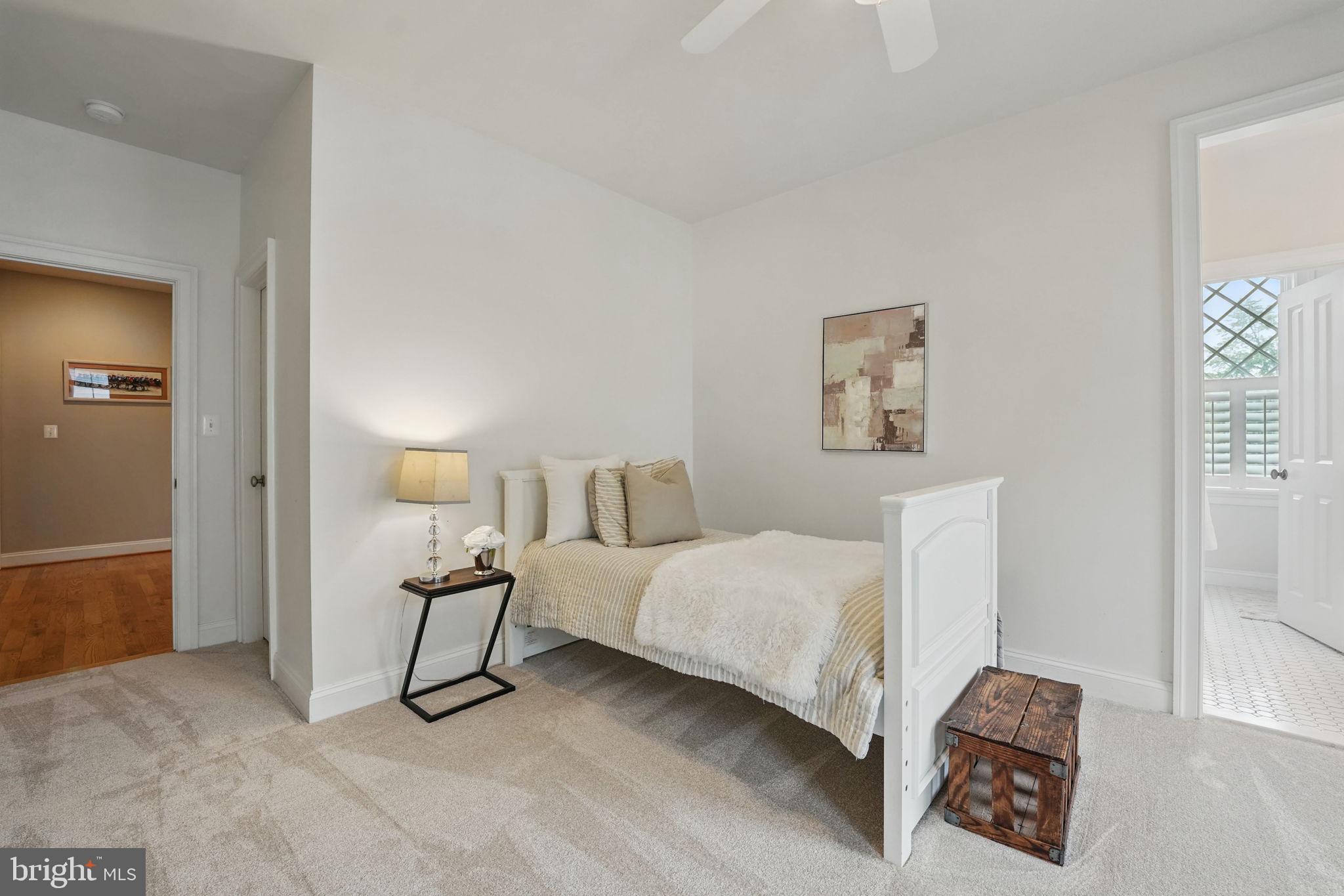 VIENNA WOODS - Residential