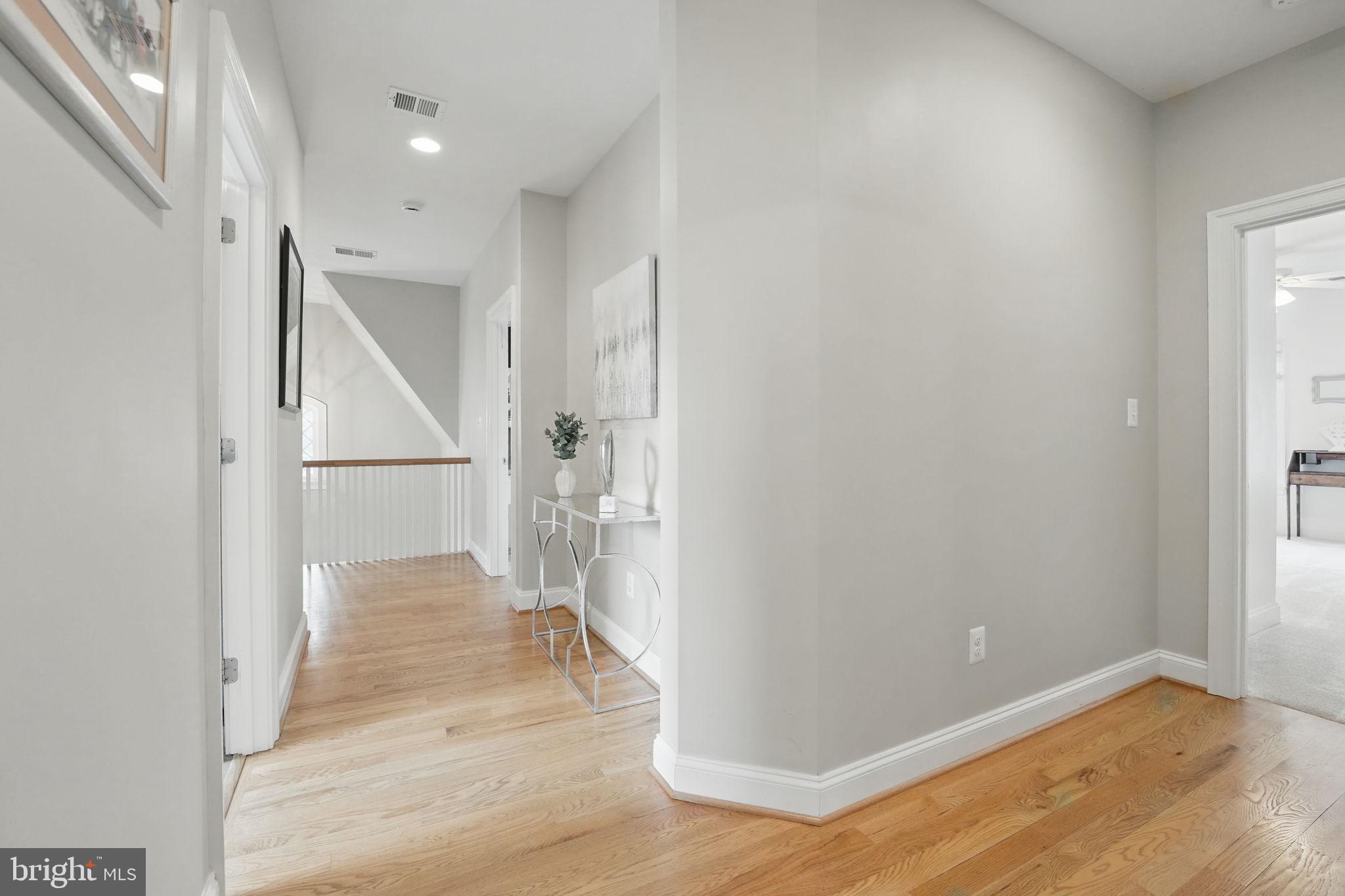 VIENNA WOODS - Residential