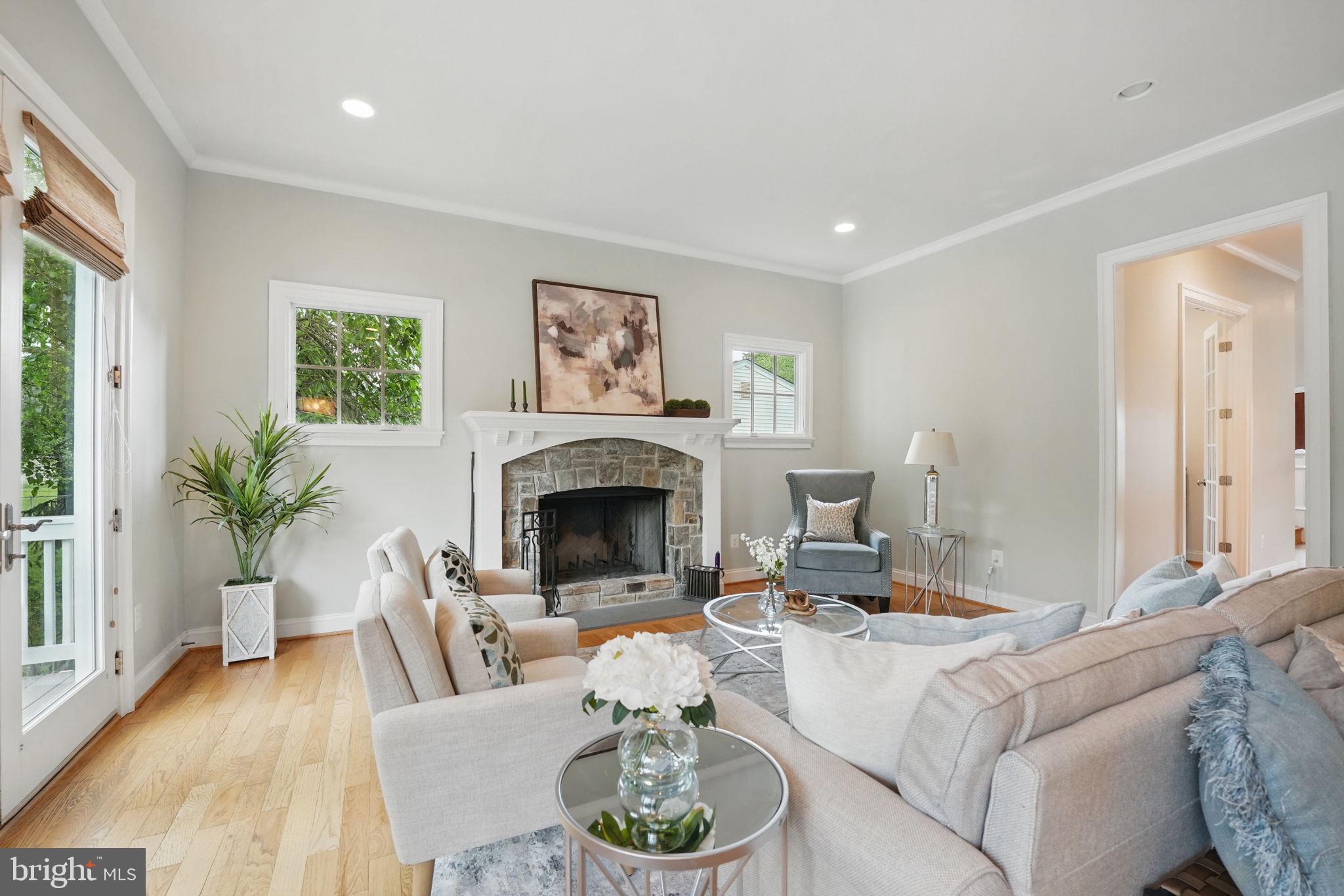 VIENNA WOODS - Residential