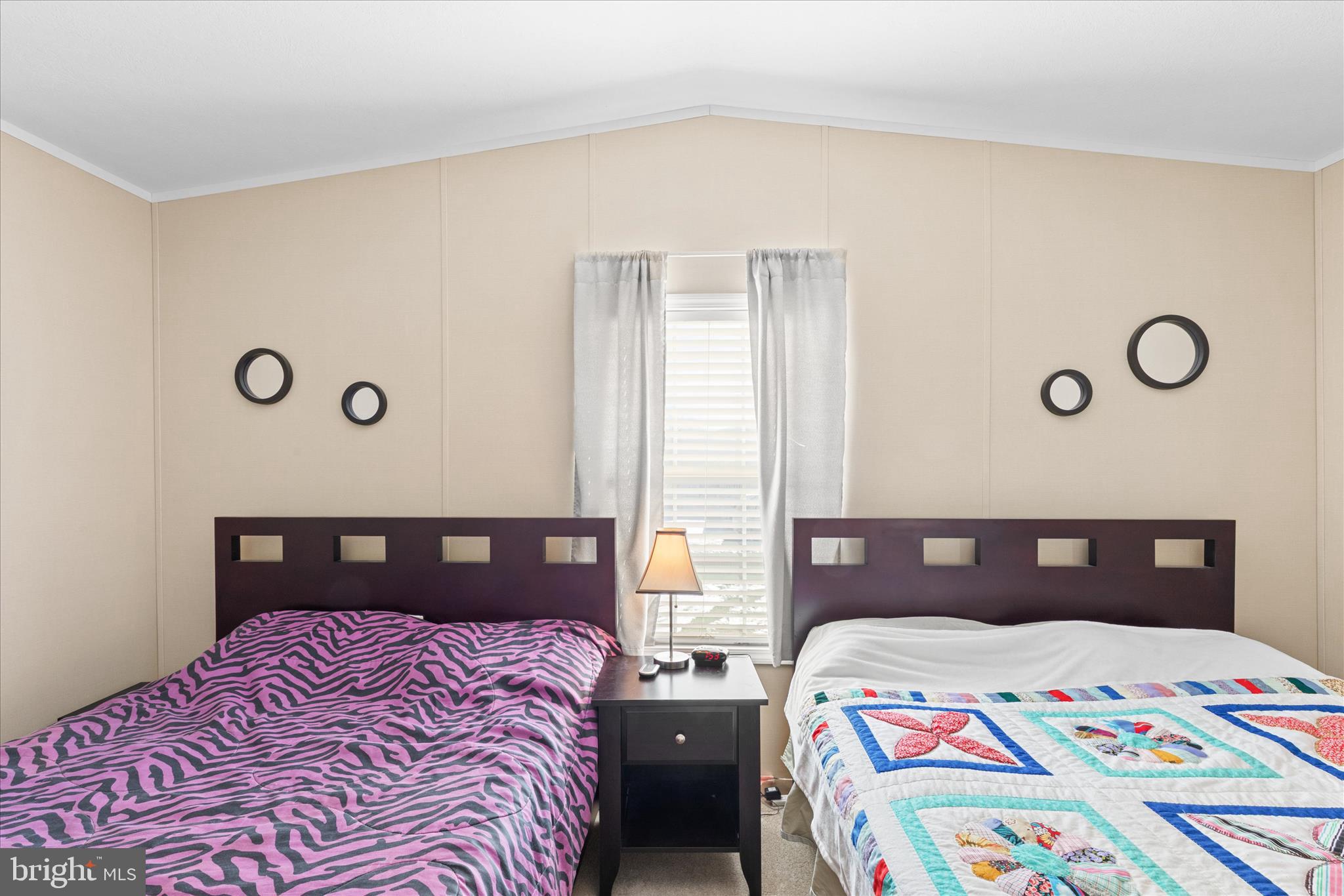 ANGOLA BEACH - Residential