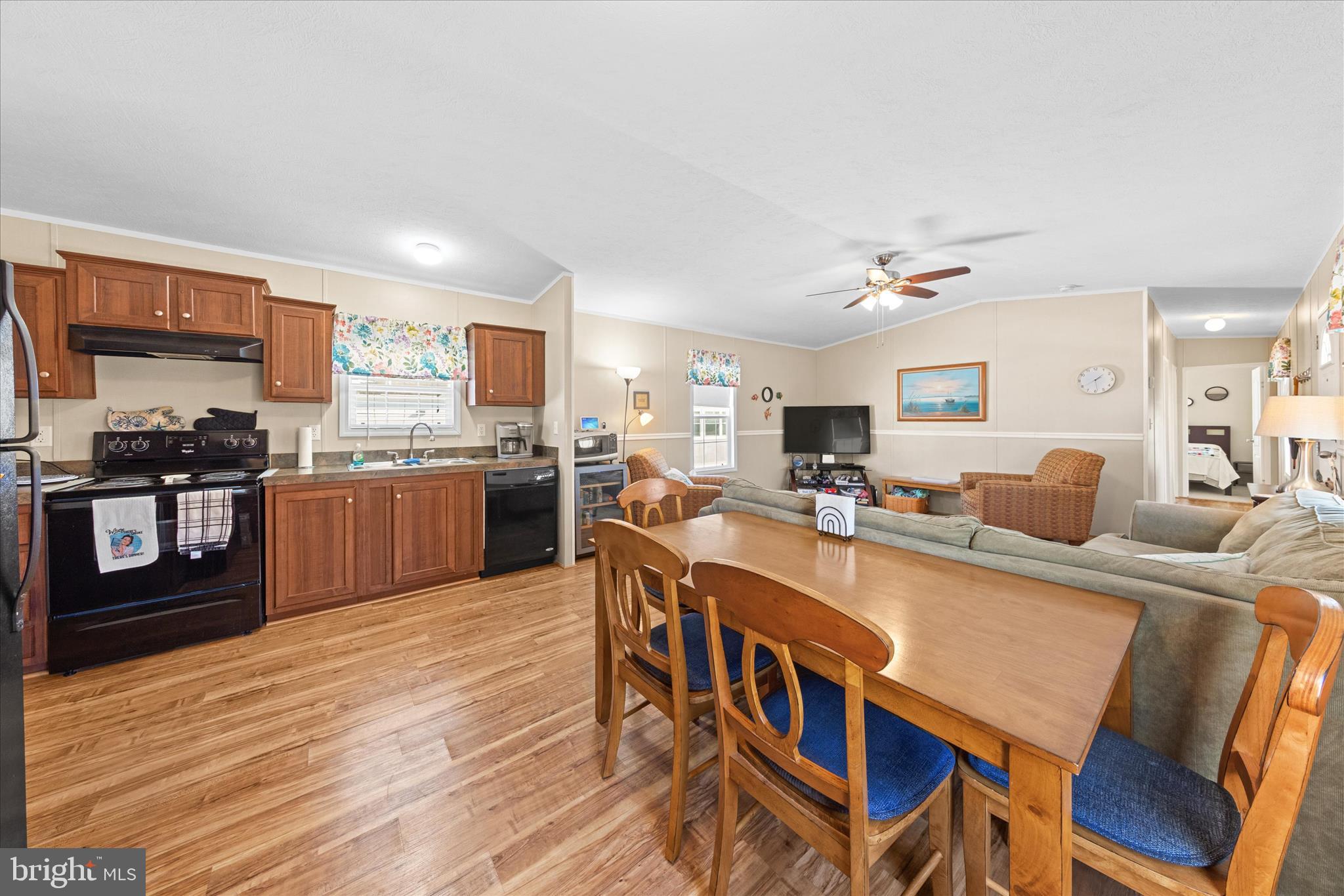 ANGOLA BEACH - Residential