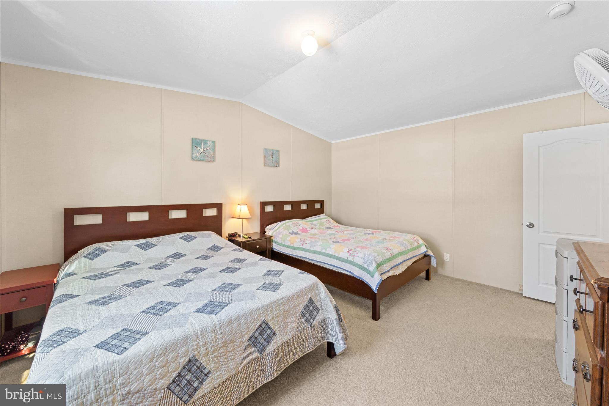 ANGOLA BEACH - Residential