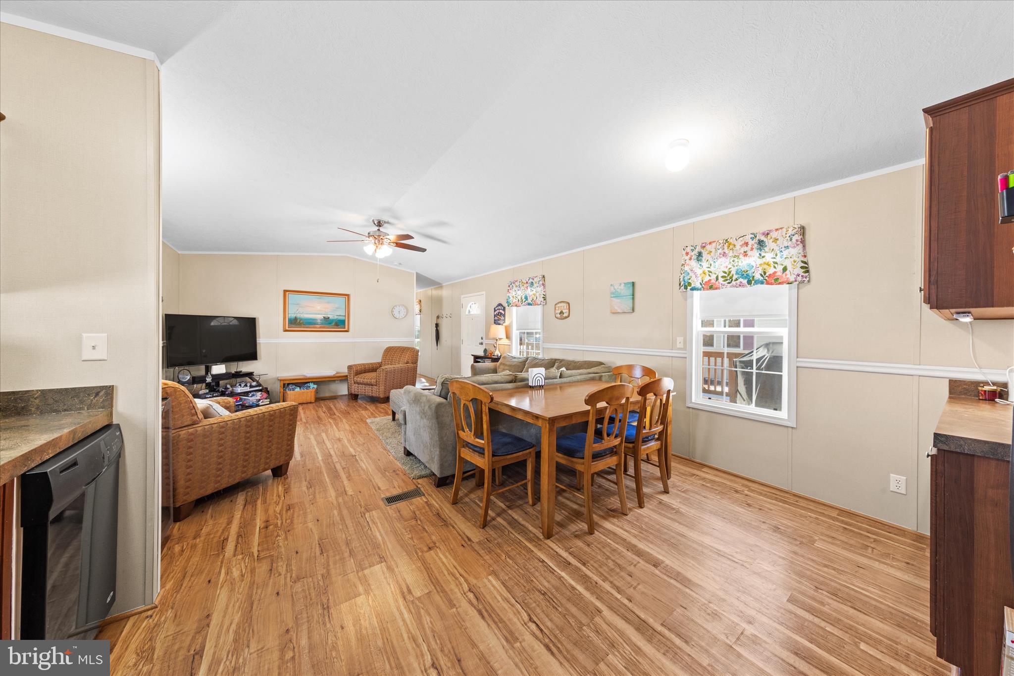 ANGOLA BEACH - Residential