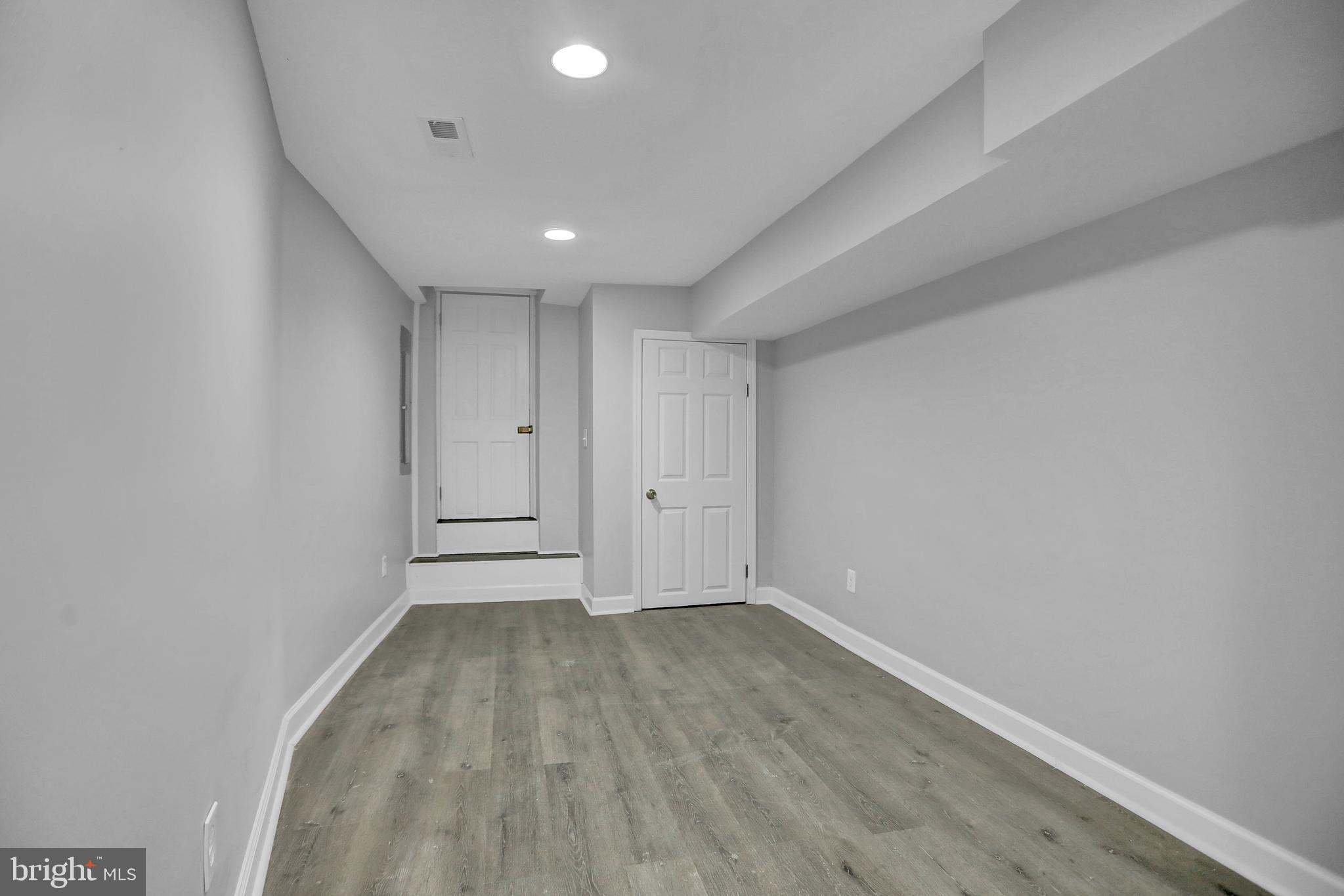 BROADWAY EAST - Residential