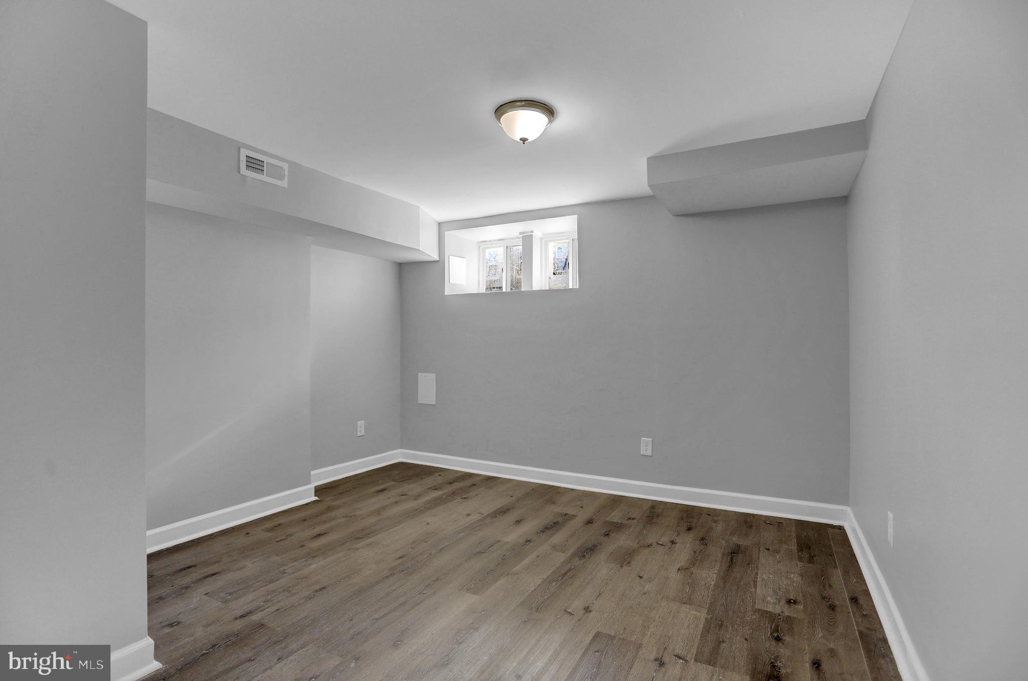 BROADWAY EAST - Residential