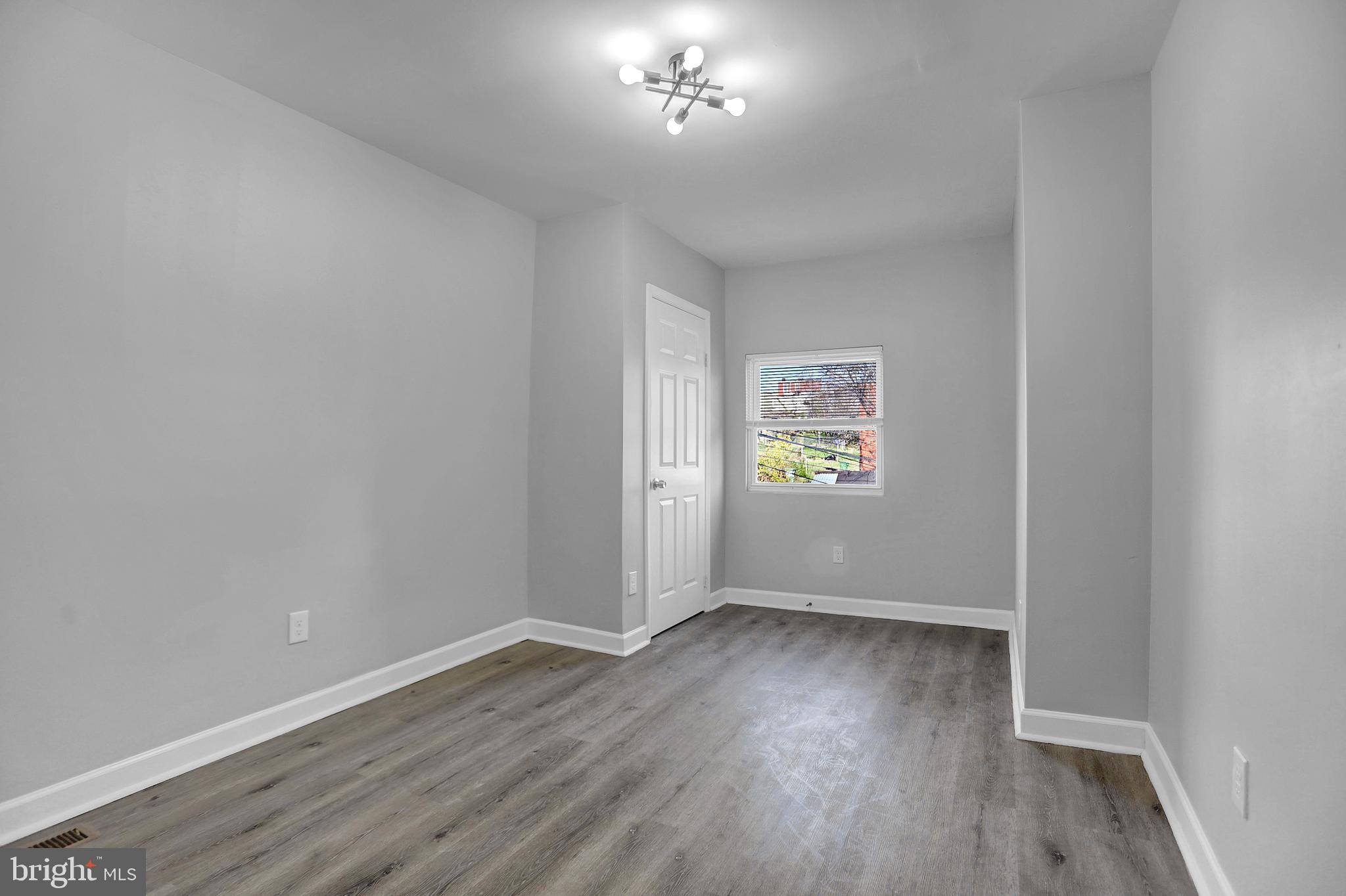 BROADWAY EAST - Residential