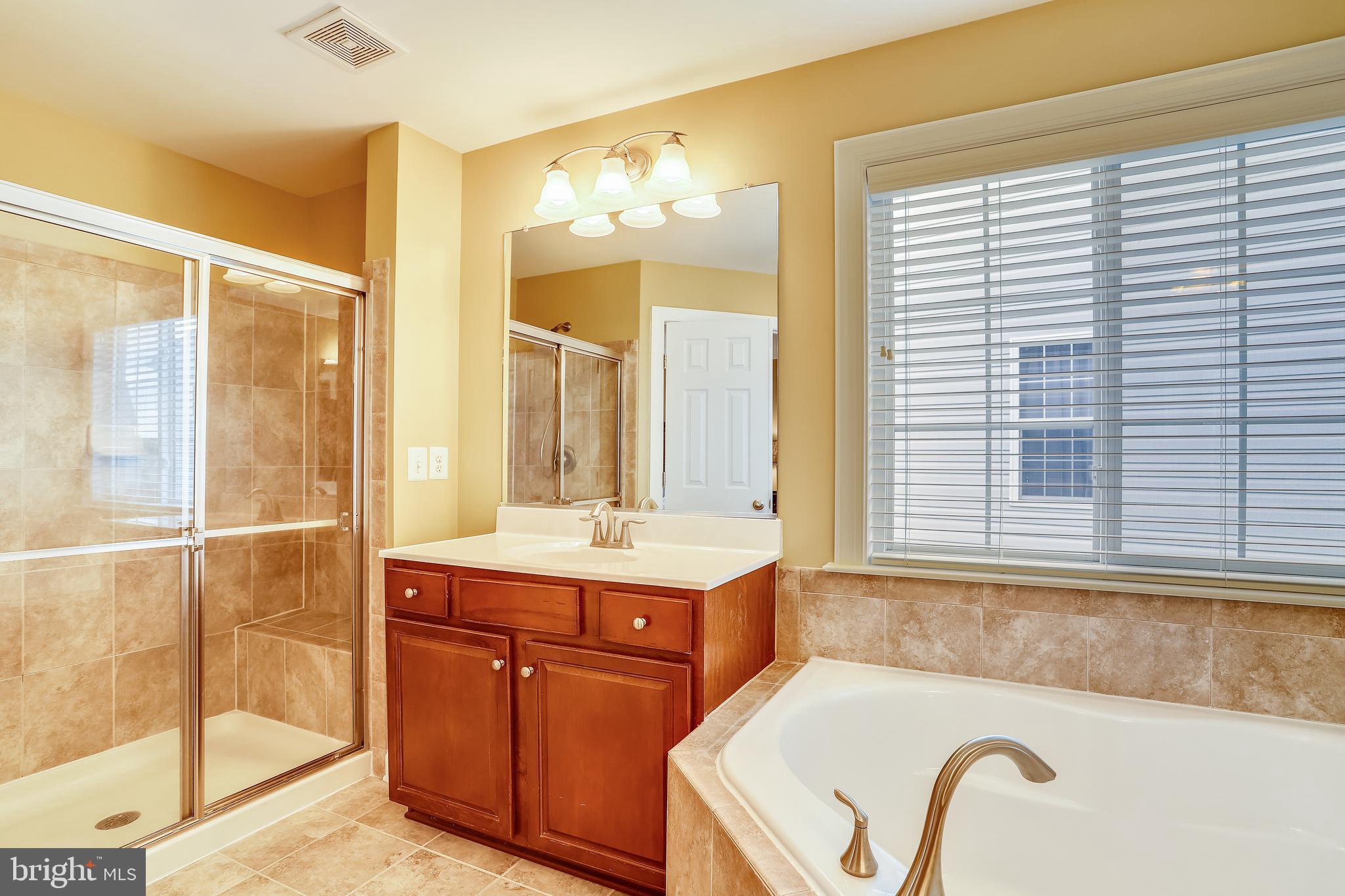 EAGLES POINTE - Residential