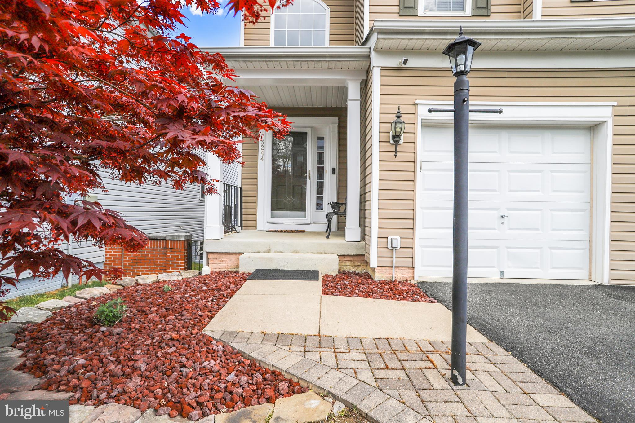 EAGLES POINTE - Residential