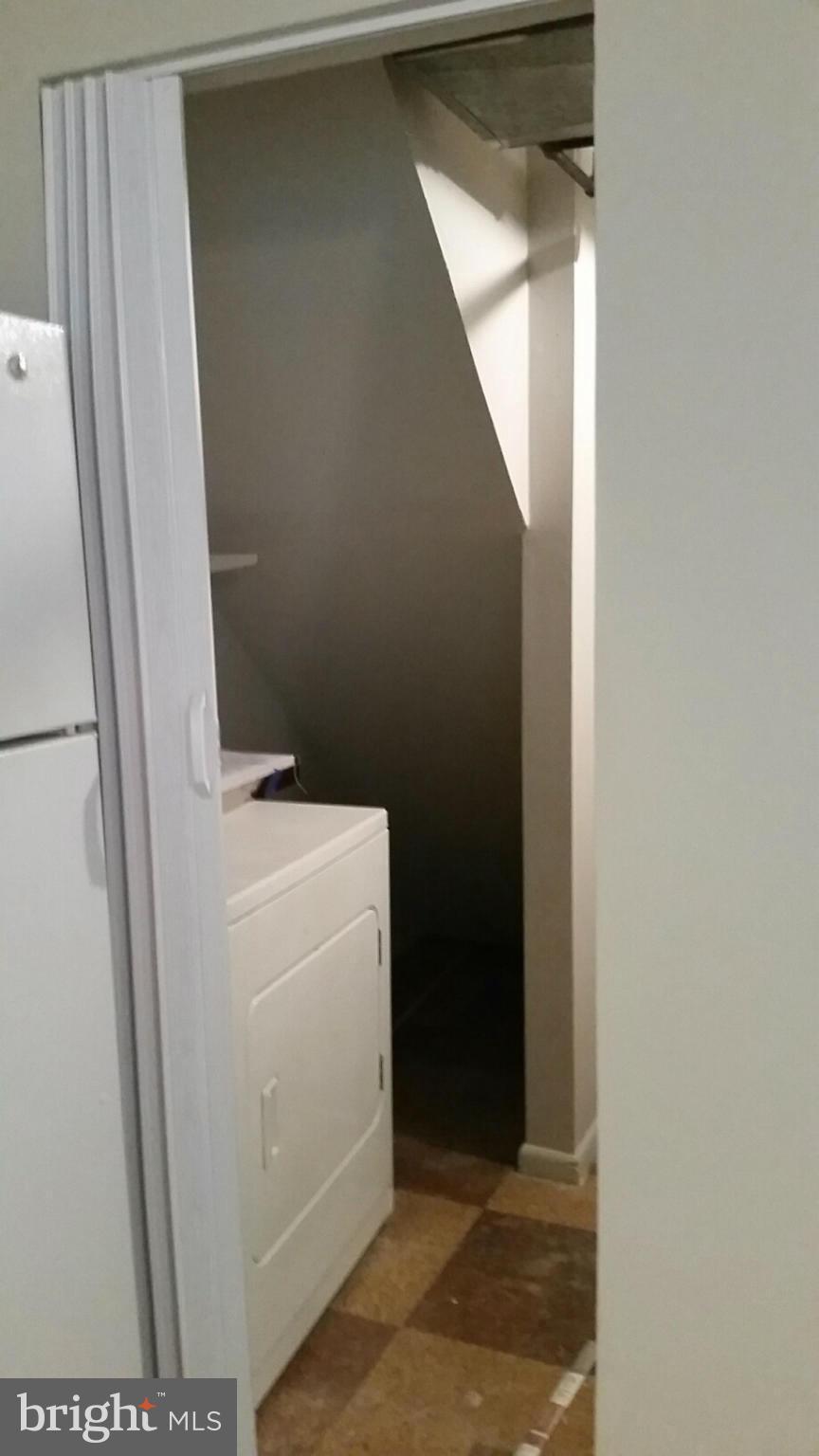DUTCH GLEN CONDO - Residential Lease