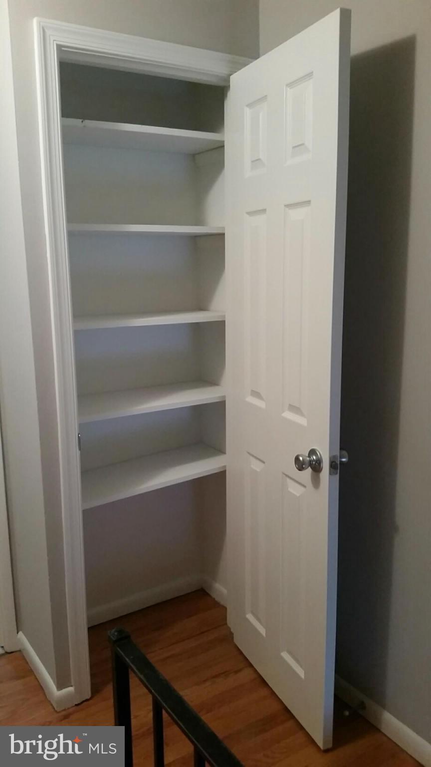 DUTCH GLEN CONDO - Residential Lease